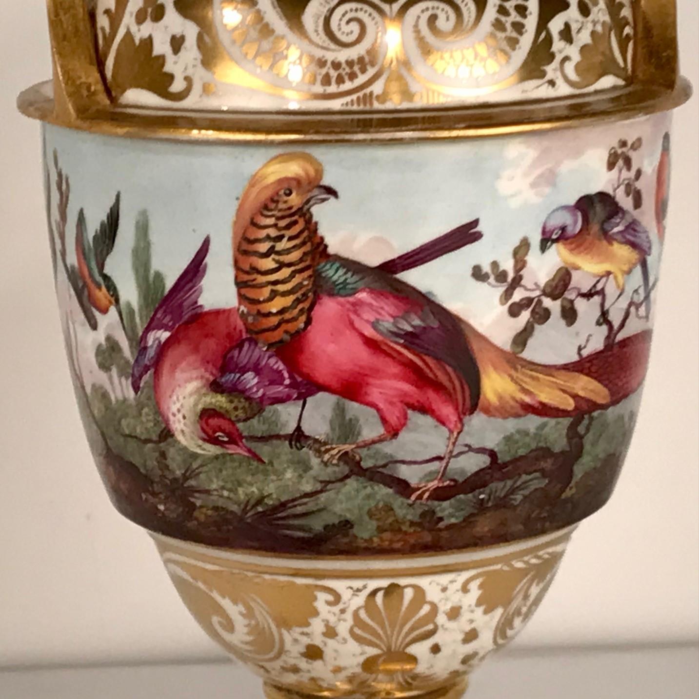 Samson Porcelain Ornithological Vase In Good Condition For Sale In Montreal, QC