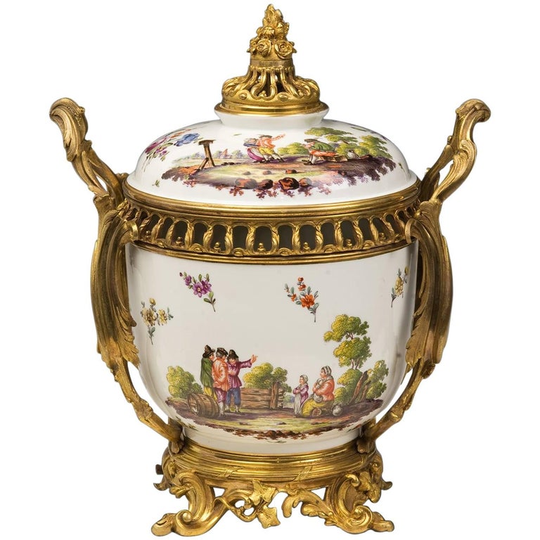 Samson Porcelaine Center Mounted in Louis XV Style Bronze For Sale at 1stdibs