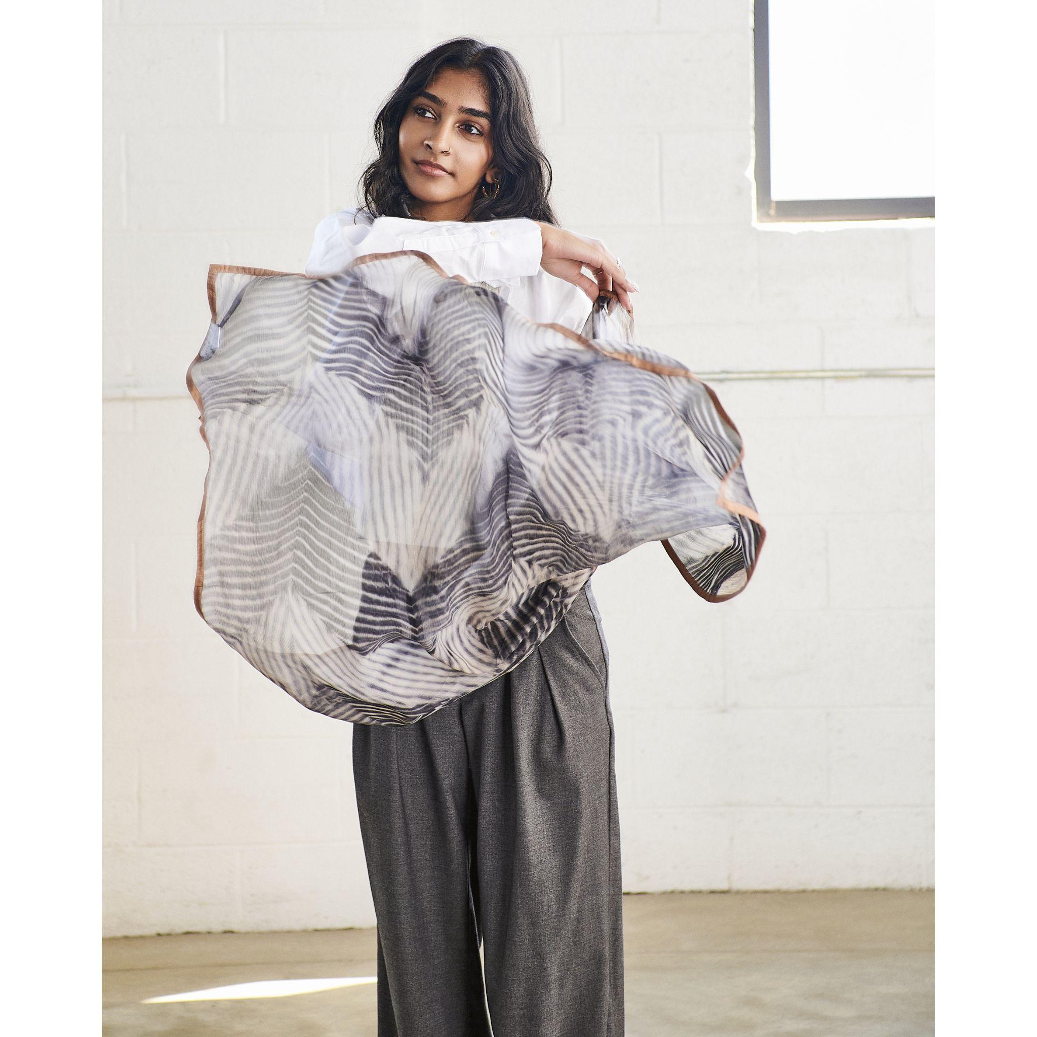 Samu Modern Artisanal Black White Square Silk Chiffon Scarf With Gold Silk Hem In New Condition For Sale In Bloomfield Hills, MI