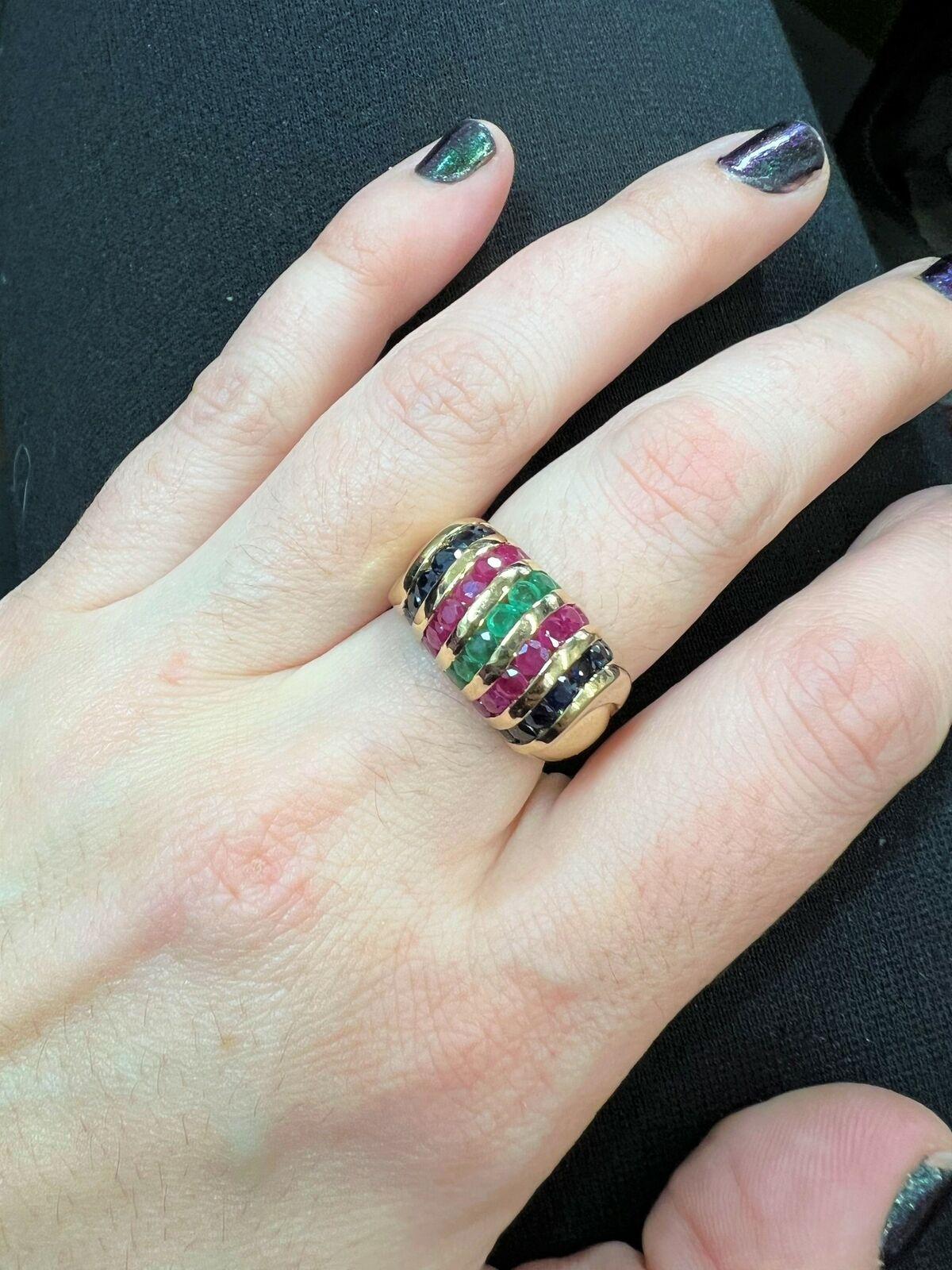 Samuel Aaron Ring aus 14 Karat Gelbgold mit natürlichem Rubin, Saphir und Smaragd 4