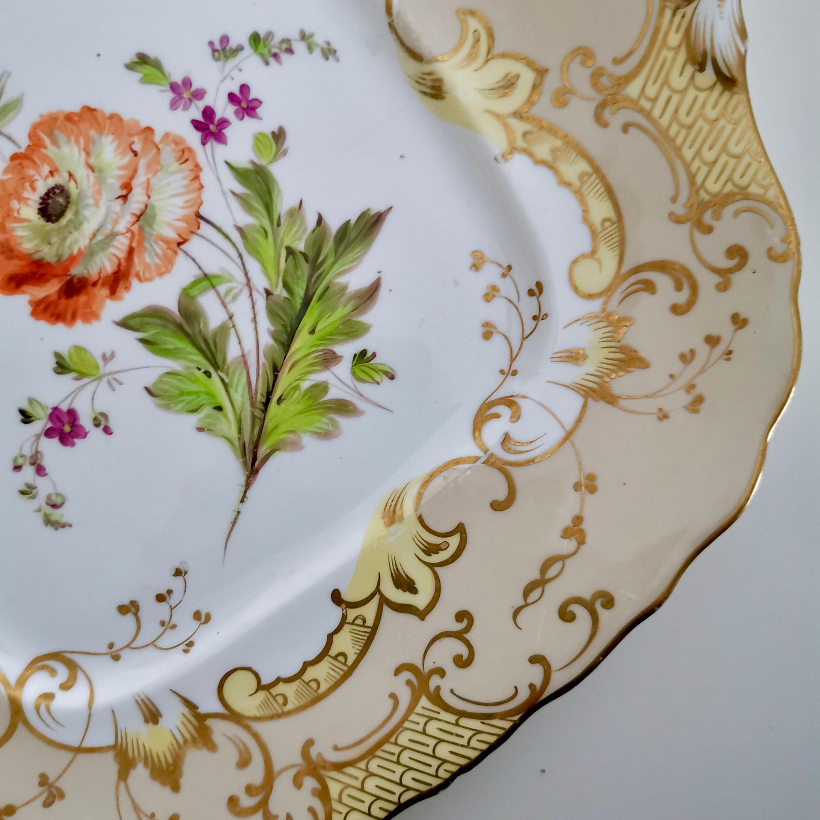 Samuel Alcock Cake Plate with Ranunculus, circa 1845 In Good Condition In London, GB