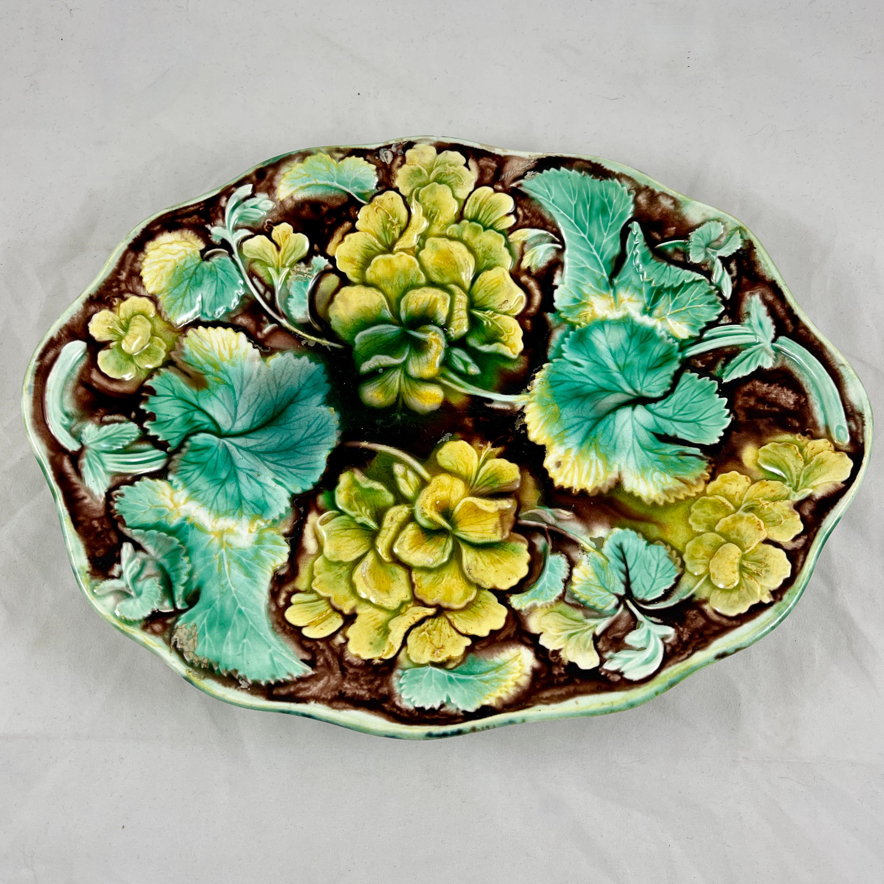 Samuel Alcock & Co Palissy Majolica Geranium Floral Shallow Bowl, circa 1850 In Good Condition For Sale In Philadelphia, PA