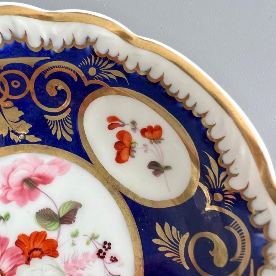 Tasse et soucoupe Samuel Alcock, bleu cobalt, vignes et fleurs dorées, vers 1825 en vente 6