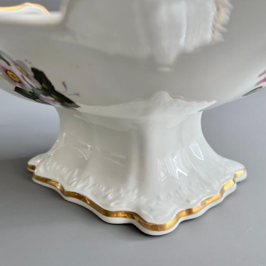 Samuel Alcock Fußkombi, geschmolzener Schnee, weiß mit Hundsrosen, um 1823 im Angebot 2