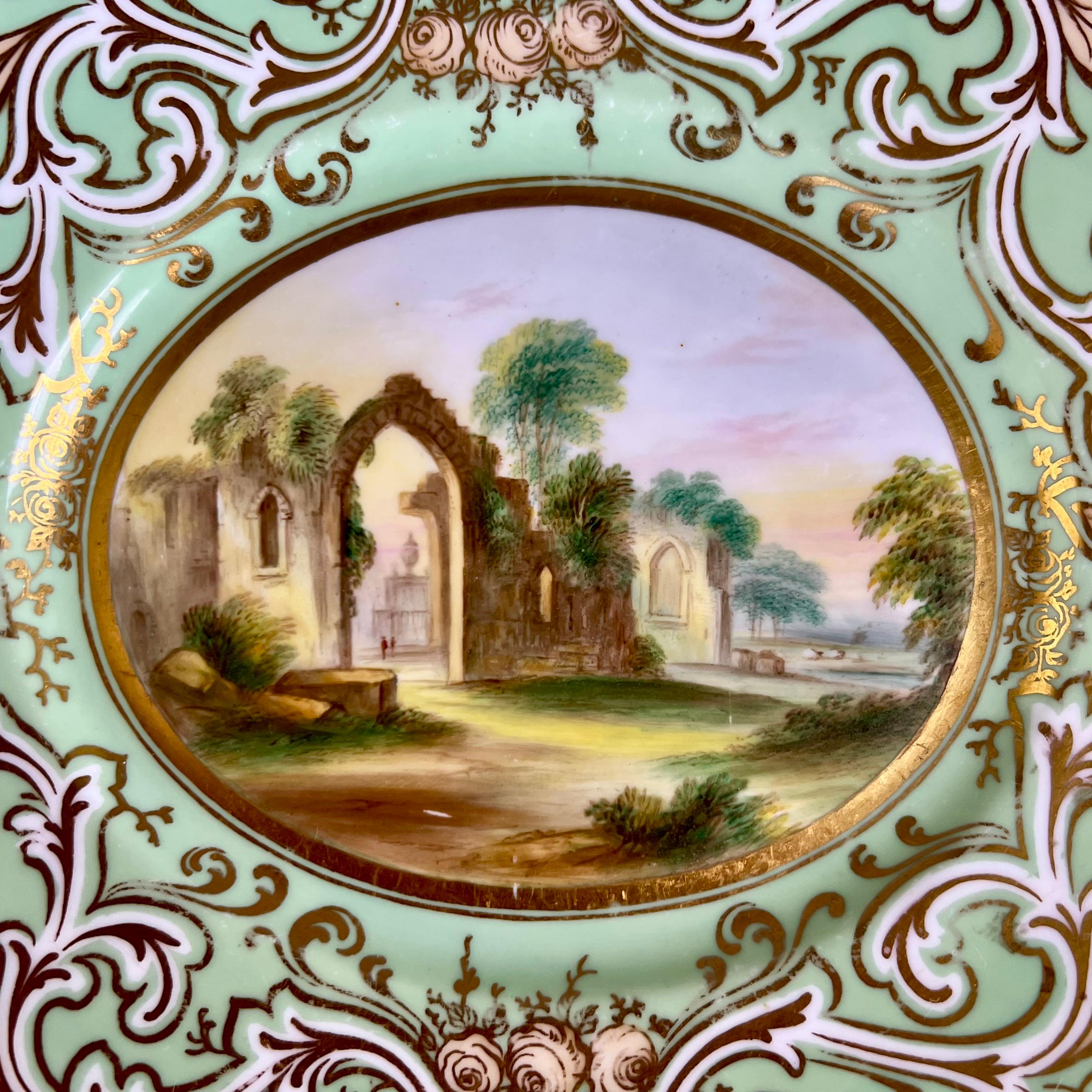 Anglais Samuel Alcock Plat à roulette ovale bas, vert Sage avec paysage, vers 1850 en vente
