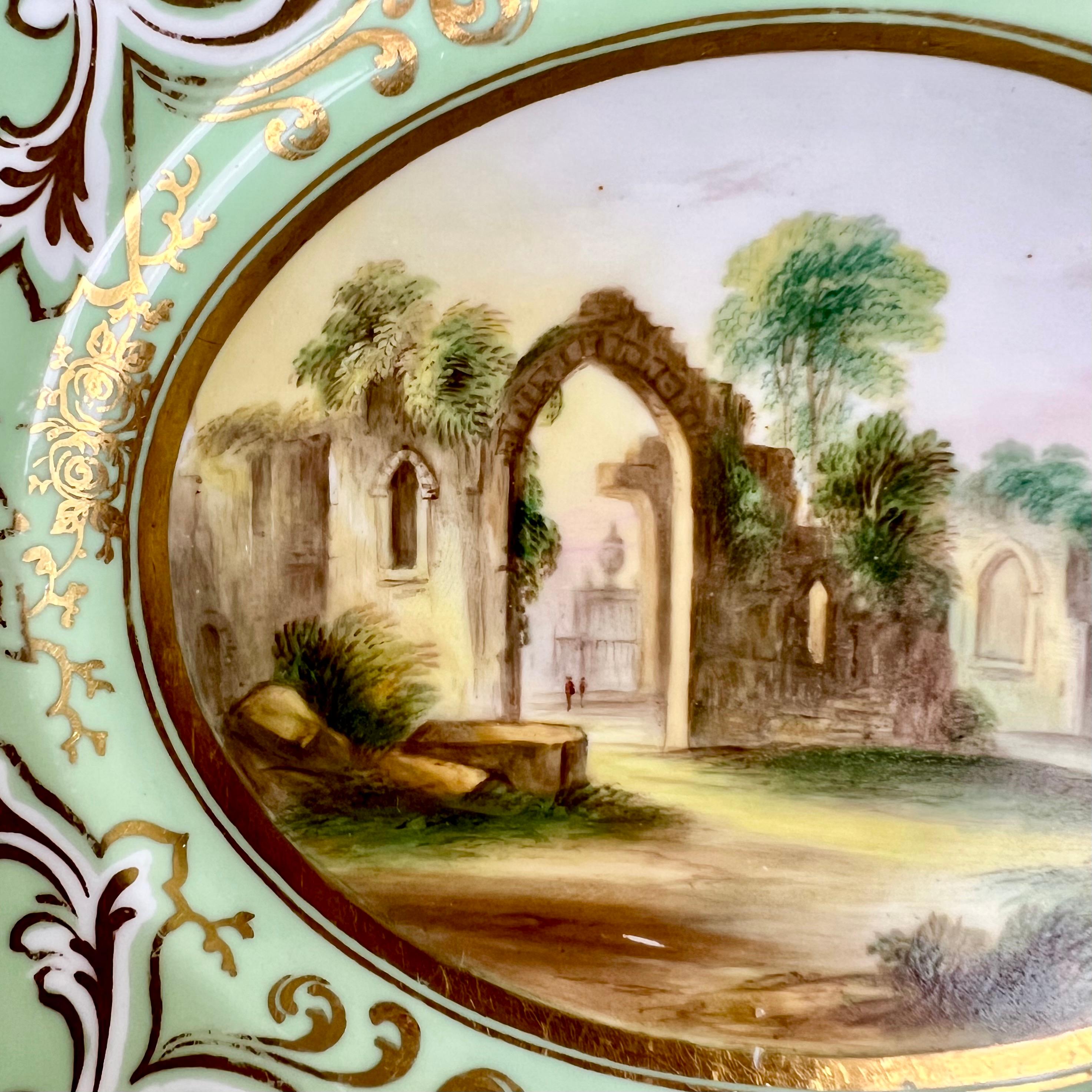 Peint à la main Samuel Alcock Plat à roulette ovale bas, vert Sage avec paysage, vers 1850 en vente