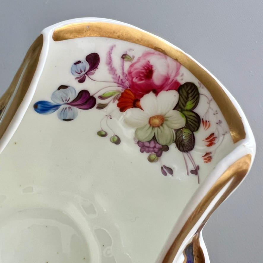 Jarra lechera Samuel Alcock, azul cobalto, vides y flores doradas, ca. 1825 principios del siglo XIX en venta