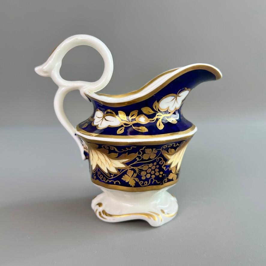 Néo-rococo Crémier Samuel Alcock, bleu cobalt, vignes dorées, forme 