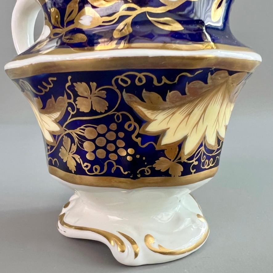 Porcelaine Crémier Samuel Alcock, bleu cobalt, vignes dorées, forme 