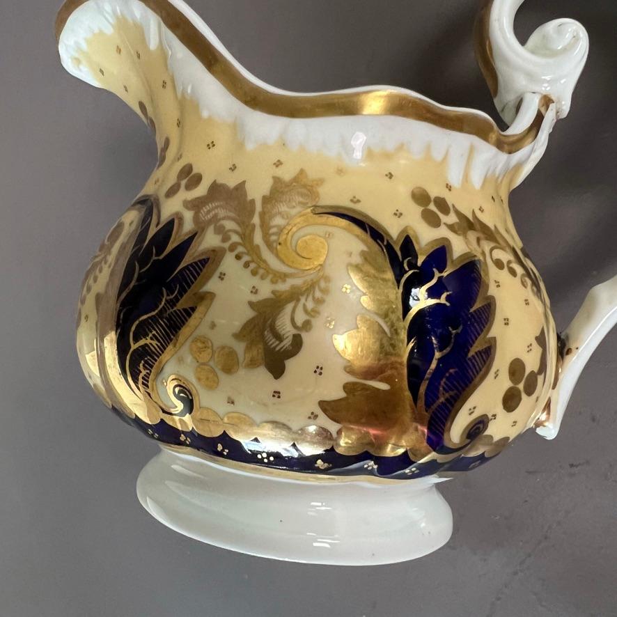 Porcelaine Pot à lait Samuel Alcock, jaune pâle, doré et fleurs, vers 1824 en vente