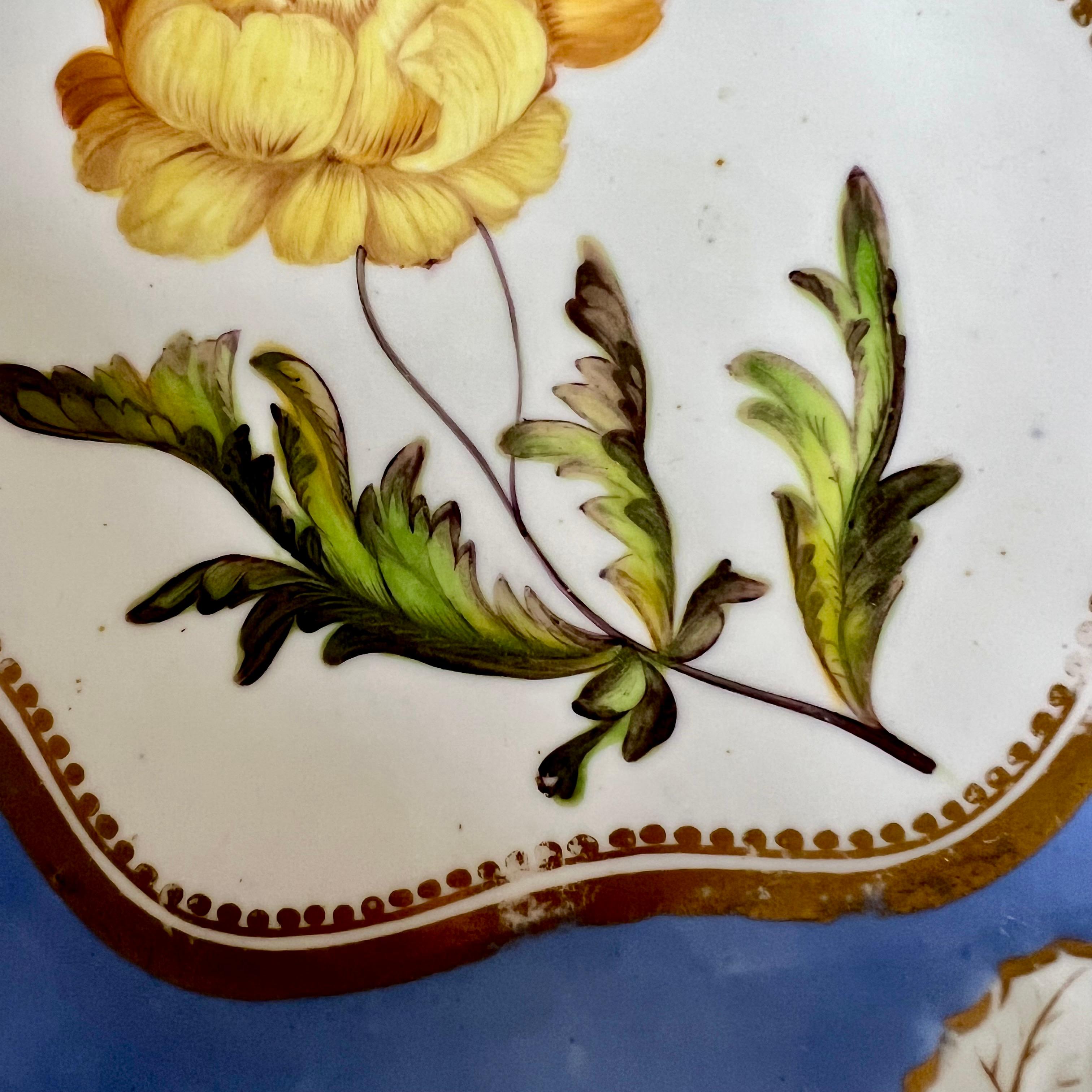 Samuel Alcock Porcelain Leaf Dish, Periwinkle Blue with Yellow Flower, ca 1822 In Good Condition For Sale In London, GB