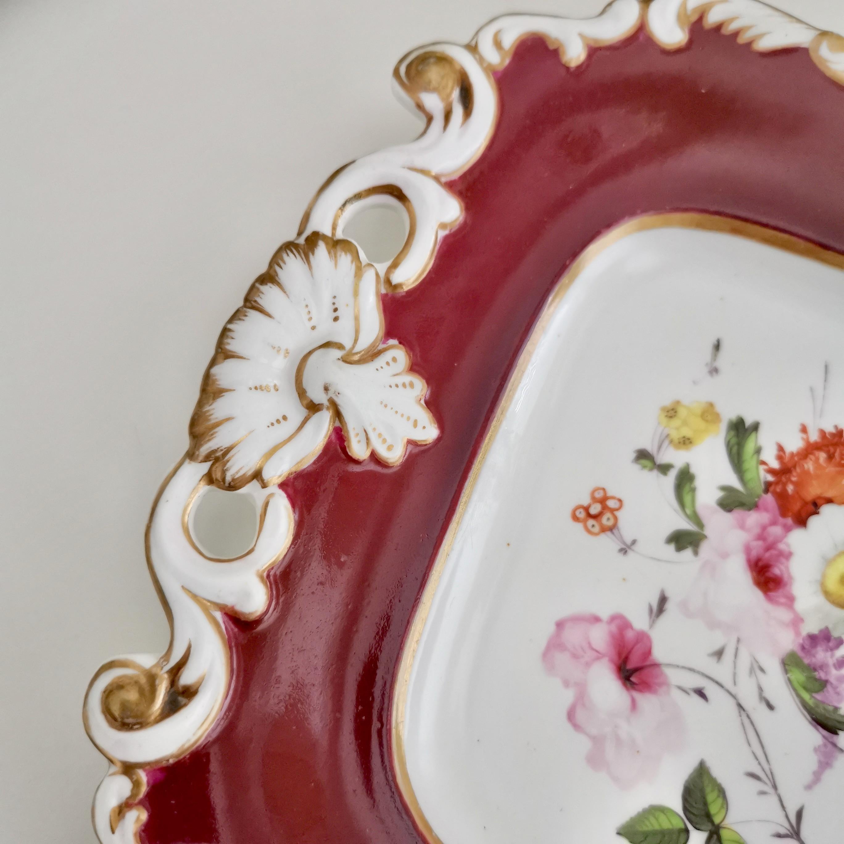 Anglais Assiette en porcelaine de Samuel Alcock, marron avec fleurs, Régence, vers 1825 en vente