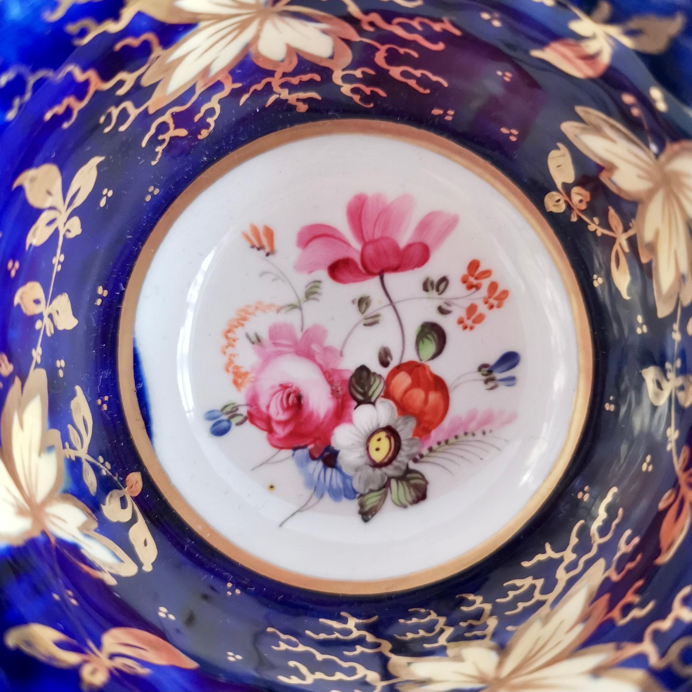 Samuel Alcock Porcelain Teacup Trio, Cobalt Blue with Flowers, Regency ca 1820 In Good Condition In London, GB