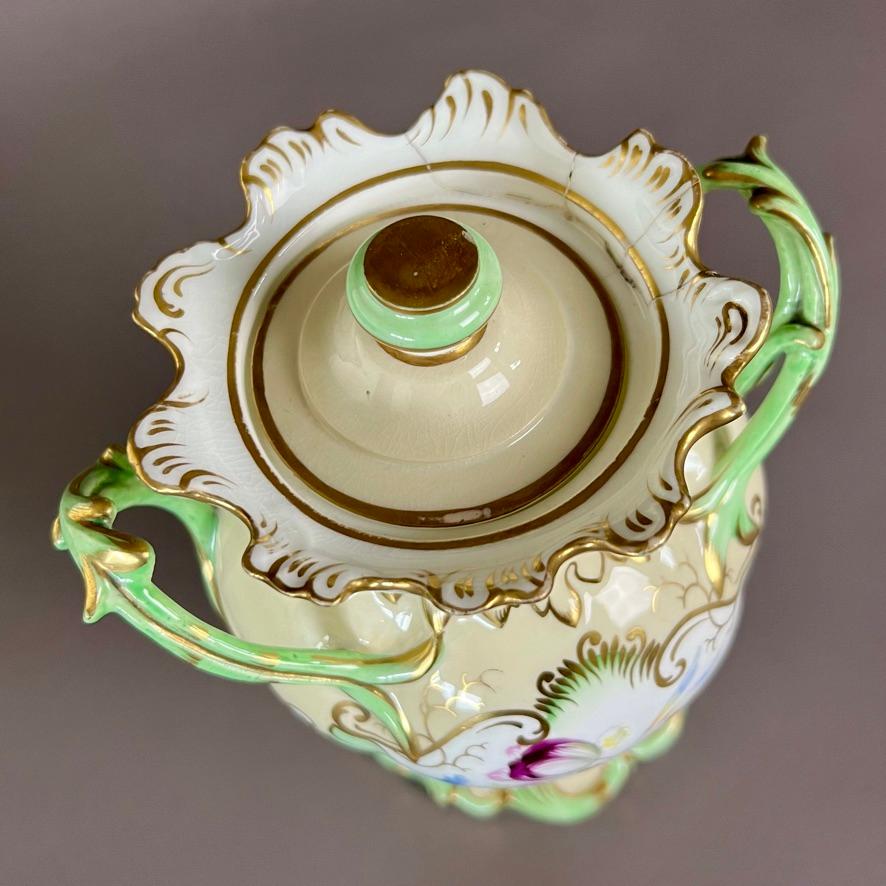 Porcelaine Vase Potpourri de Samuel Alcock, vert, double couvercle, paysage, fleurs, vers 1835 en vente
