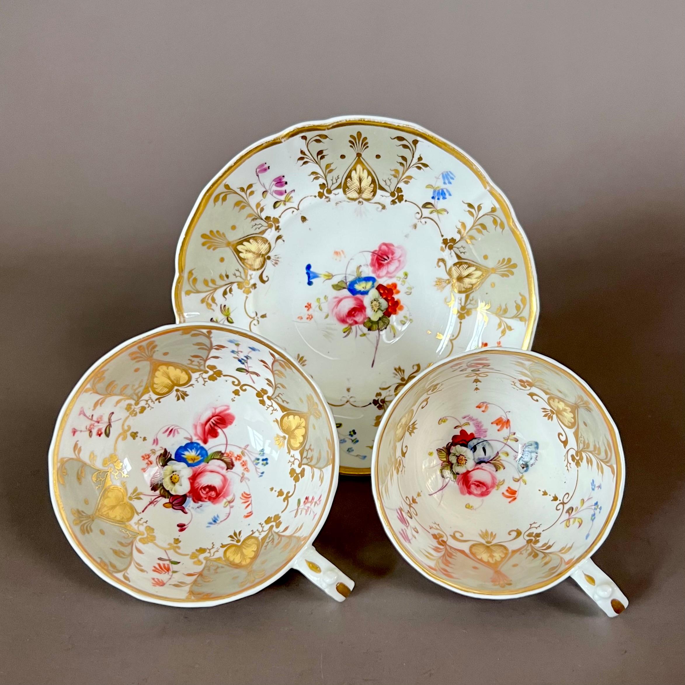 Rococo Revival Samuel Alcock Solitaire Tea Set, Beige, Pale Yellow and Flowers, ca 1833 For Sale