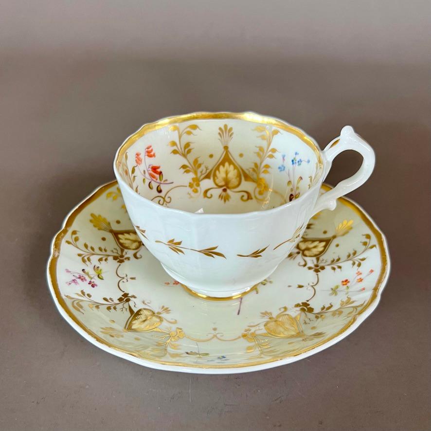 Hand-Painted Samuel Alcock Solitaire Tea Set, Beige, Pale Yellow and Flowers, ca 1833 For Sale