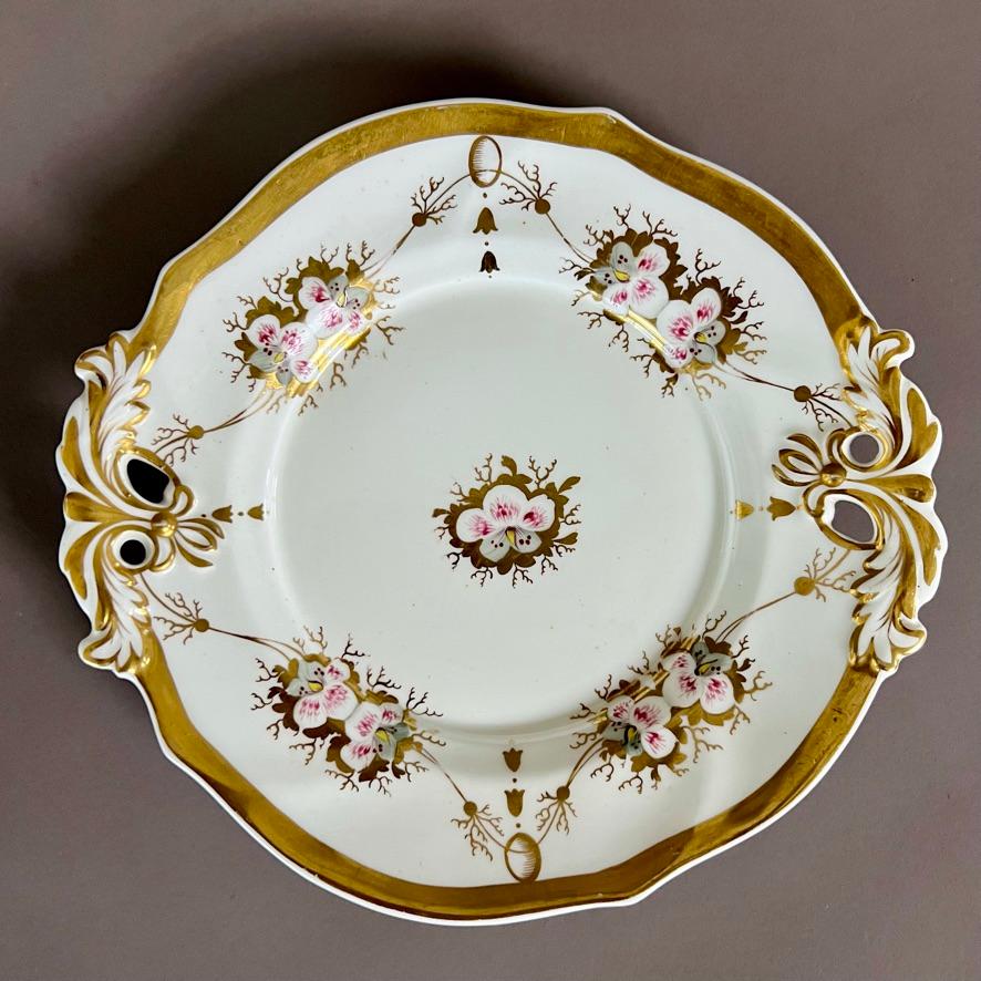 Samuel Alcock Solitaire Tea Set, White with Pink Flowers, Rococo Revival ca 1826 In Good Condition In London, GB