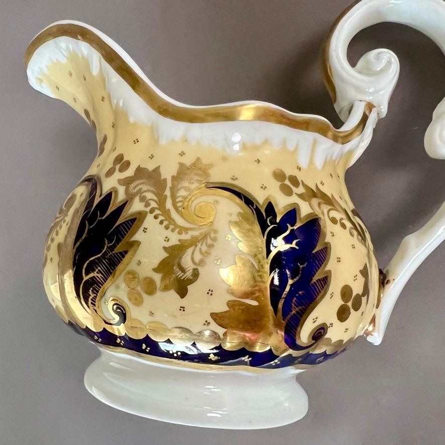 Tasse à thé et cruche à lait Samuel Alcock, jaune pâle, doré et fleurs, vers 1824 en vente 5