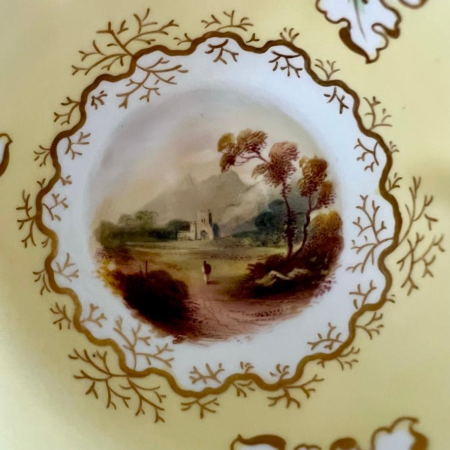Porcelaine Trio de tasses à thé jaune avec beaux paysages romantiques de Samuel Alcock, vers 1845 en vente