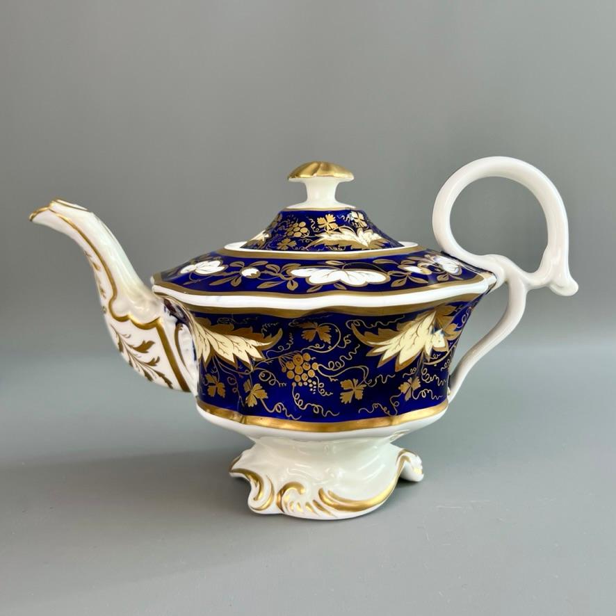 Anglais Théière Samuel Alcock, bleu cobalt avec vignes dorées, forme 