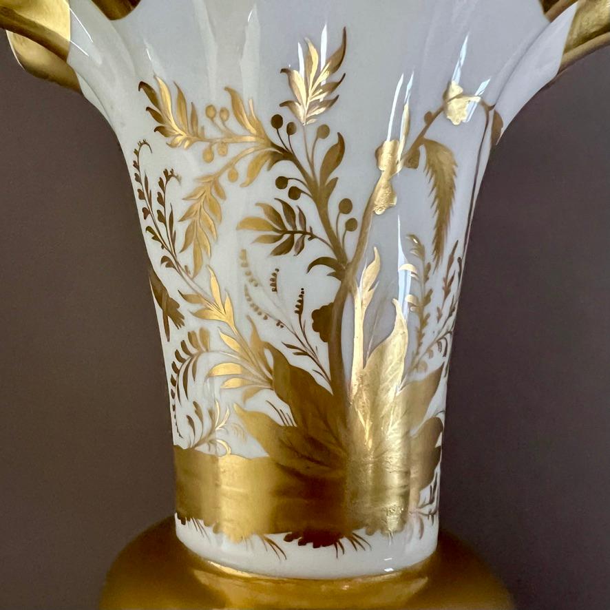 Hand-Painted Samuel Alcock Vase, Wave-Edge, White with Gilt Chinoiserie Figure, ca 1825 For Sale