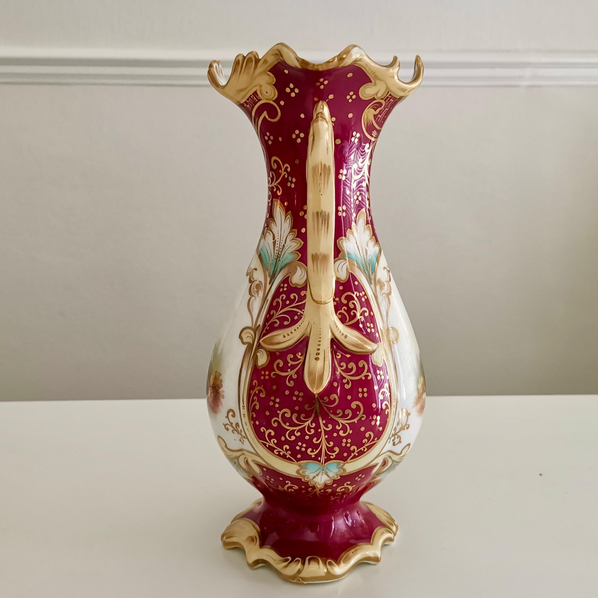 Anglais Vase en porcelaine de Samuel Alcock, Maroon avec paysages, néo-rococo, vers 1840 en vente