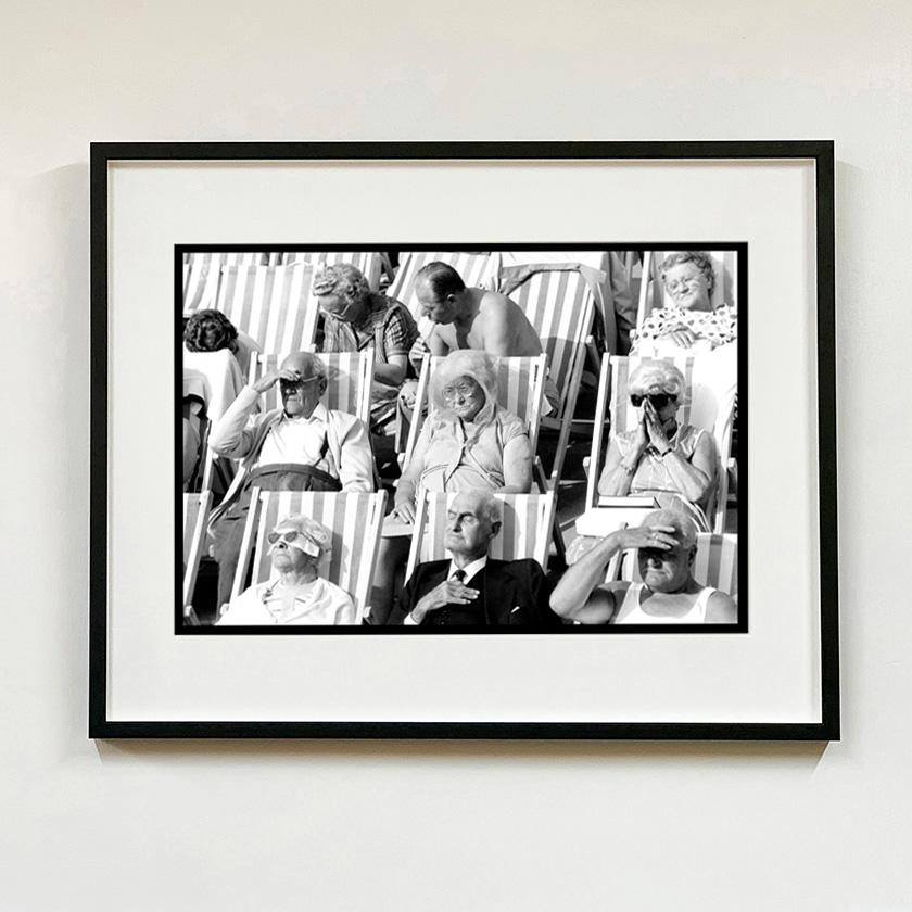 Bandständer, Eastbourne – Schwarz-Weiß-Set aus drei gerahmten Fotografien im Angebot 3