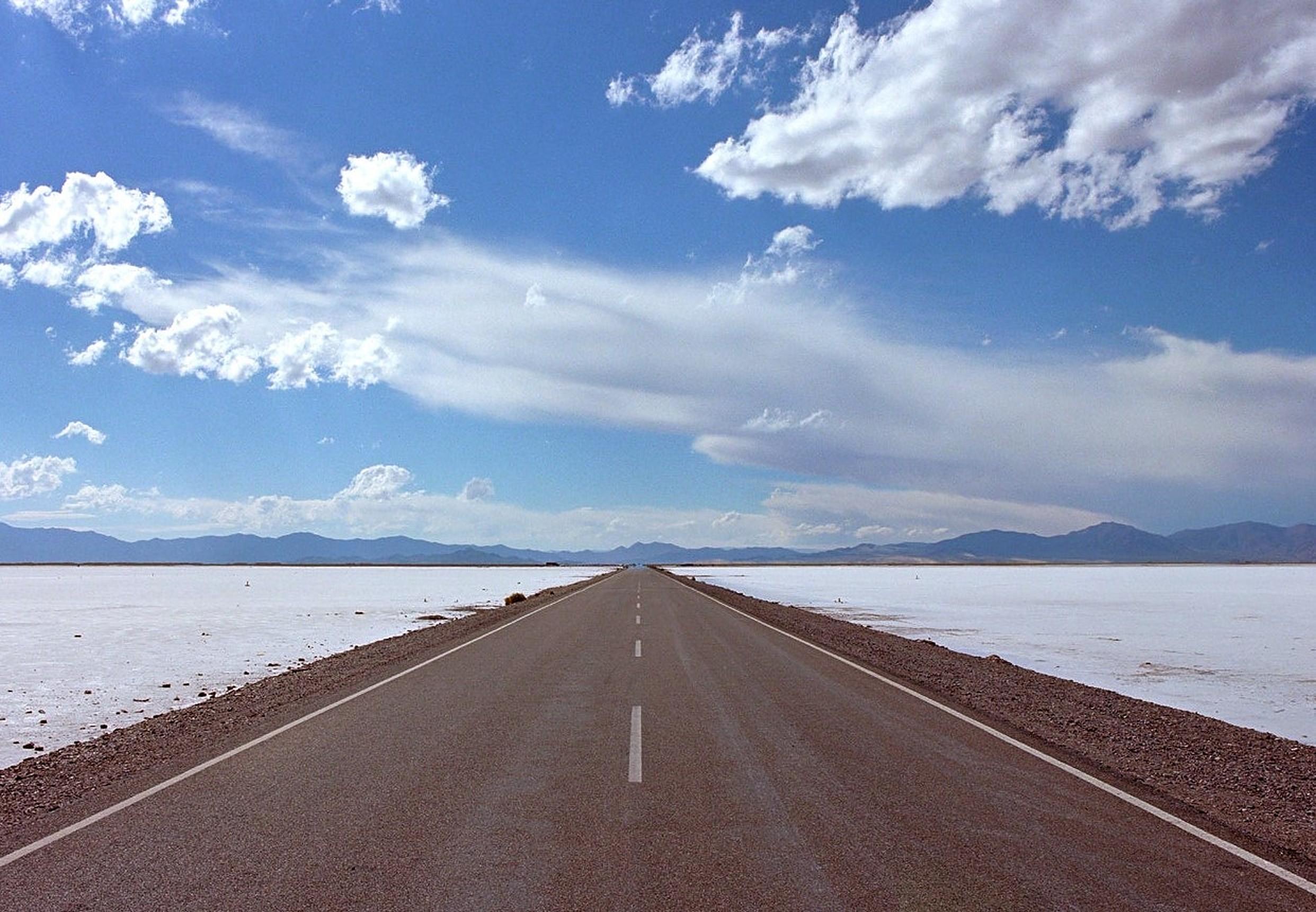 Argentina Road, Samuel Hicks – Zeitgenössische Landschafts-Reisefotografie im Angebot 1