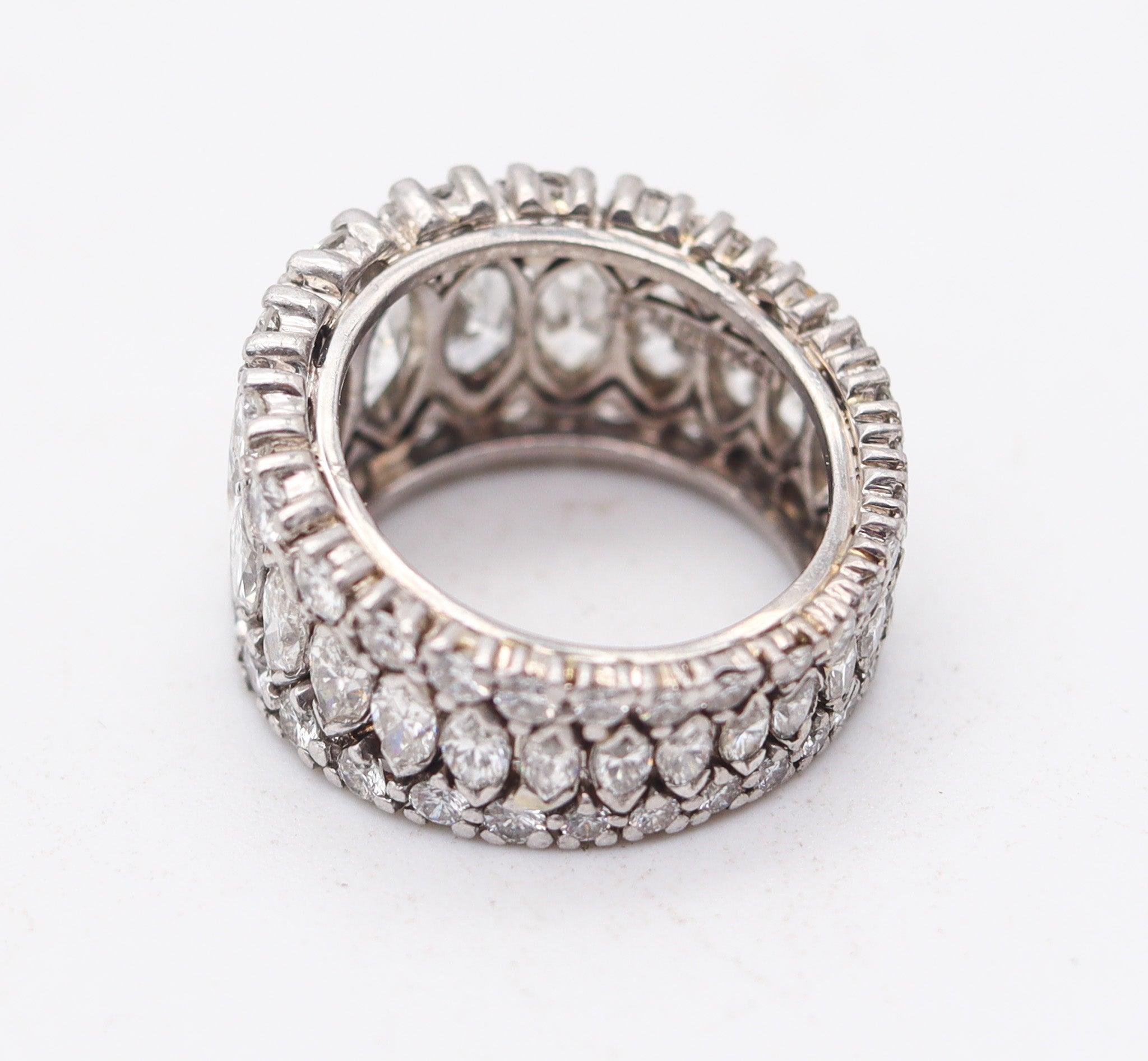 Donna SAMUEL MAYORS 1940 Anello di eternità in platino Art Deco con 5,14 carati di diamanti VS in vendita