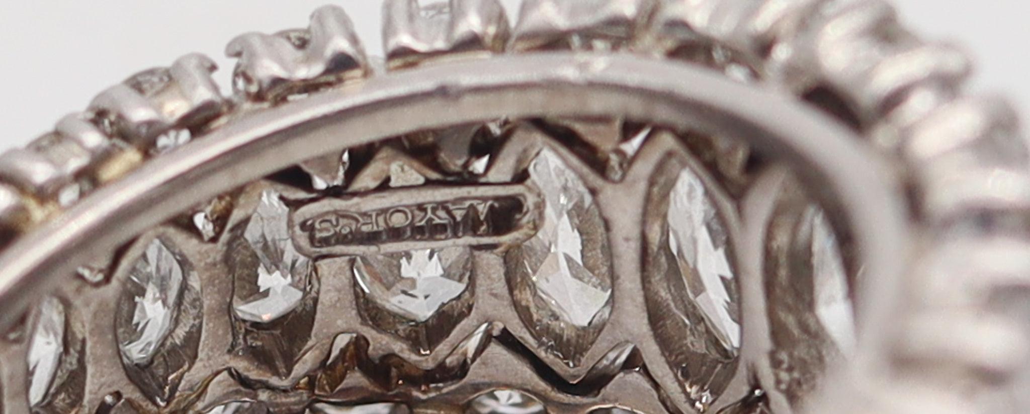 SAMUEL MAYORS 1940 Anello di eternità in platino Art Deco con 5,14 carati di diamanti VS in vendita 2