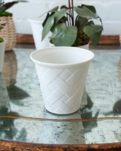 Samuel Mazy, pentola in porcellana a reticolo di colore bianco Whiting