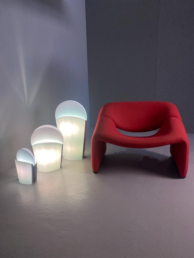 Einzigartiger Satz von 3 Samuel Parker Sun-RA RA Lampen! Verblüffend spielerisches Design in Formen, MATERIALEN und Farben. Hergestellt in Italien und datiert Ende der 80er, Anfang der 90er Jahre. Im Jahr 1994 wurde der Name Samuel Parker srl. in