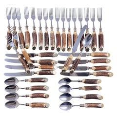 Service de couverts à manche en bois de cerf anglais de Samuel Peace, 36 pièces