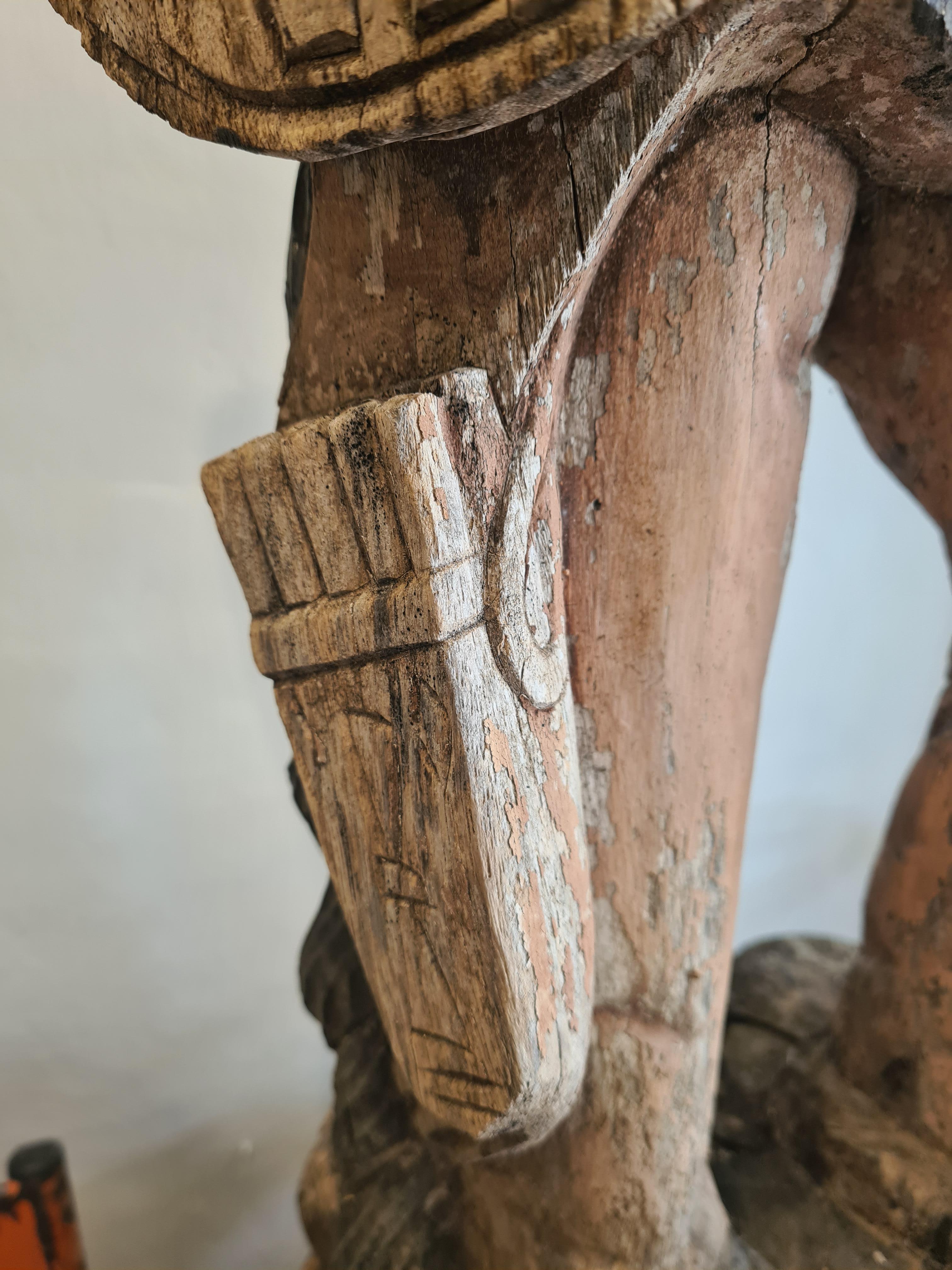 Indisches, geschnitztes Holz mit polychromer Dekoration, Zigarrenständer, frühes 20. Jahrhundert im Angebot 3