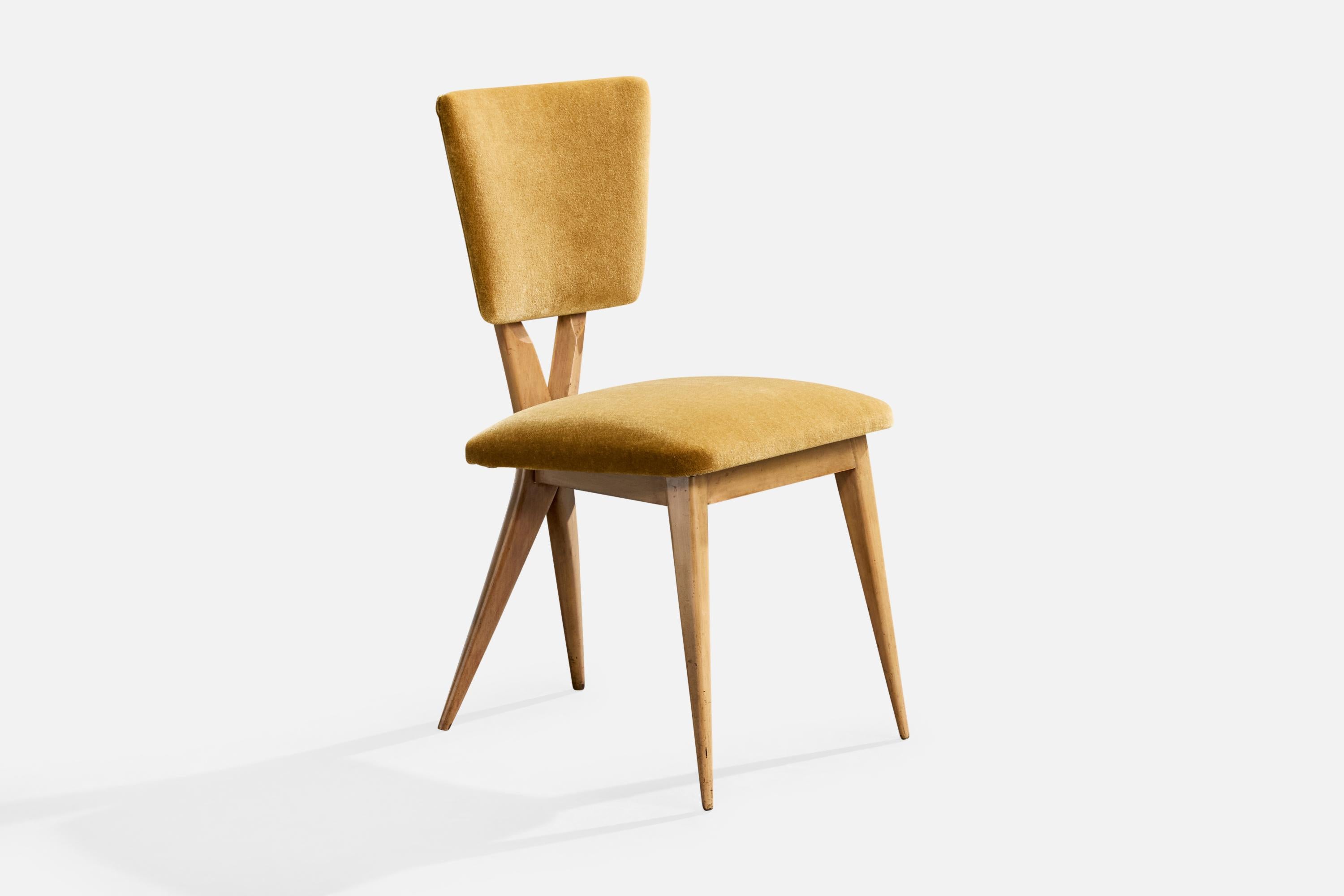 Chaise d'appoint en bois et velours brun conçue et produite par Samuel Shulman, Brésil, C.C..

Rembourré en velours neuf.

Dimensions globales (pouces) : 32.5 