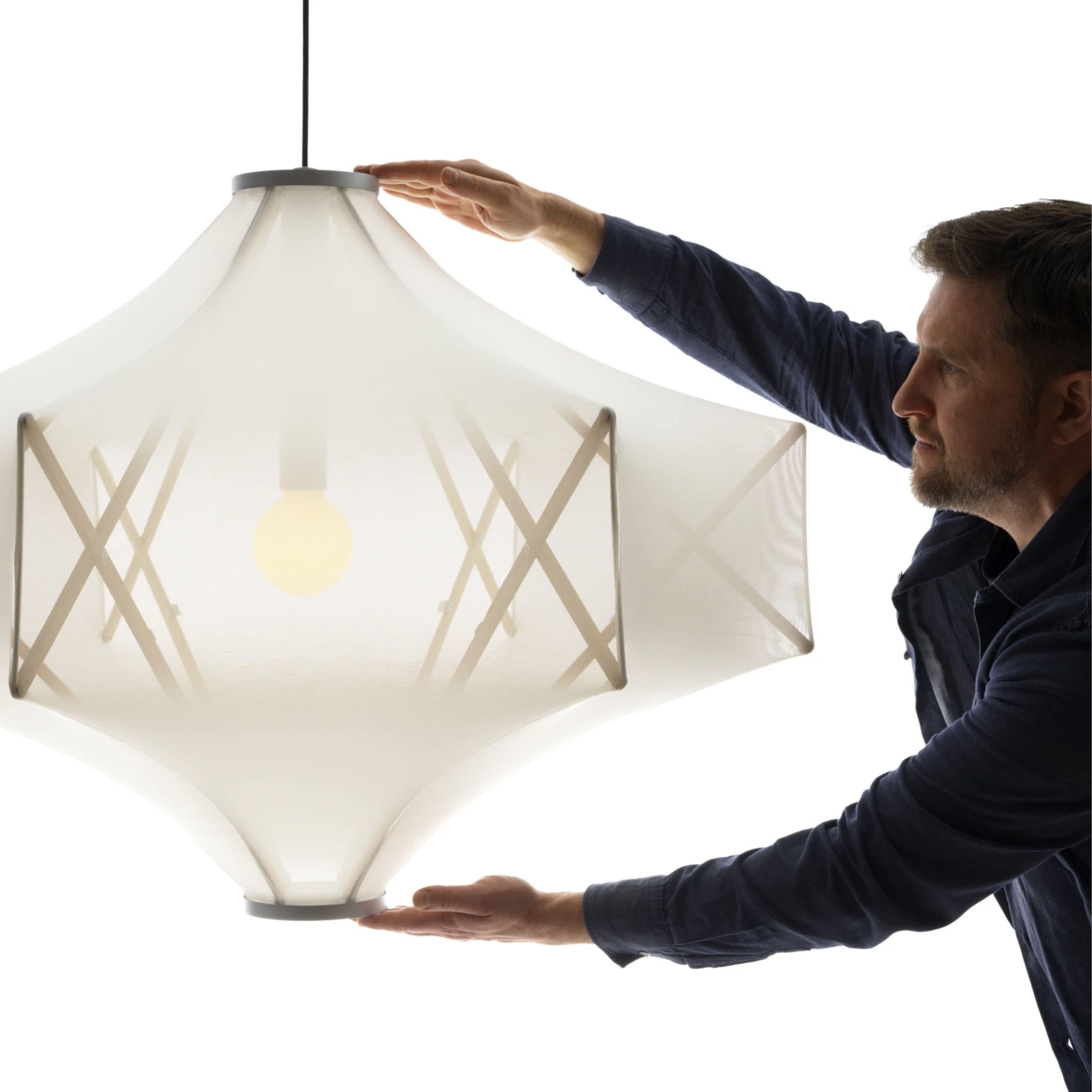 XXI secolo e contemporaneo Lampada a sospensione 'Sorpresa' di Samuel Wilkinson in Oak per Astep in vendita