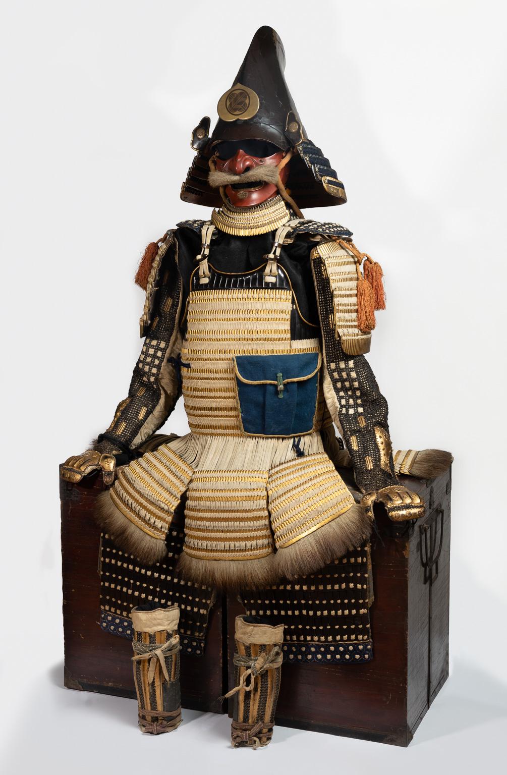 Samurai armor with eboshi-nari kabuto
Tachi-do tosei gusoku
Early to mid Edo period (1615 - 1867)

17th-18th century

 
A good samurai armor of tachi-do style, made in gold hon-kozane (individual scales) and kirituske-kozane. The odoshi