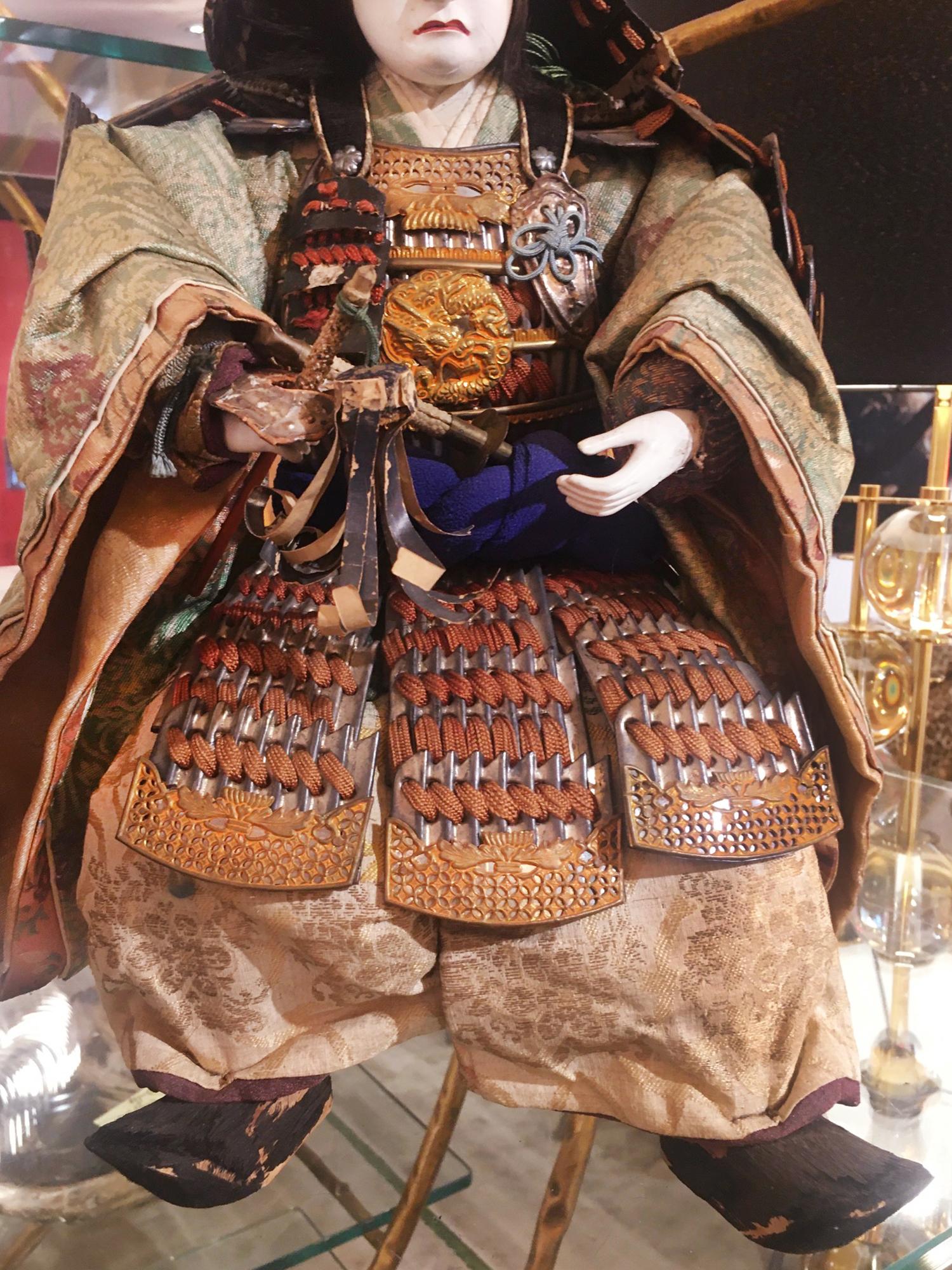 Sculpté à la main Marionnette Samuraï Musha Nyngyo B Set of 2 Sculpture en vente