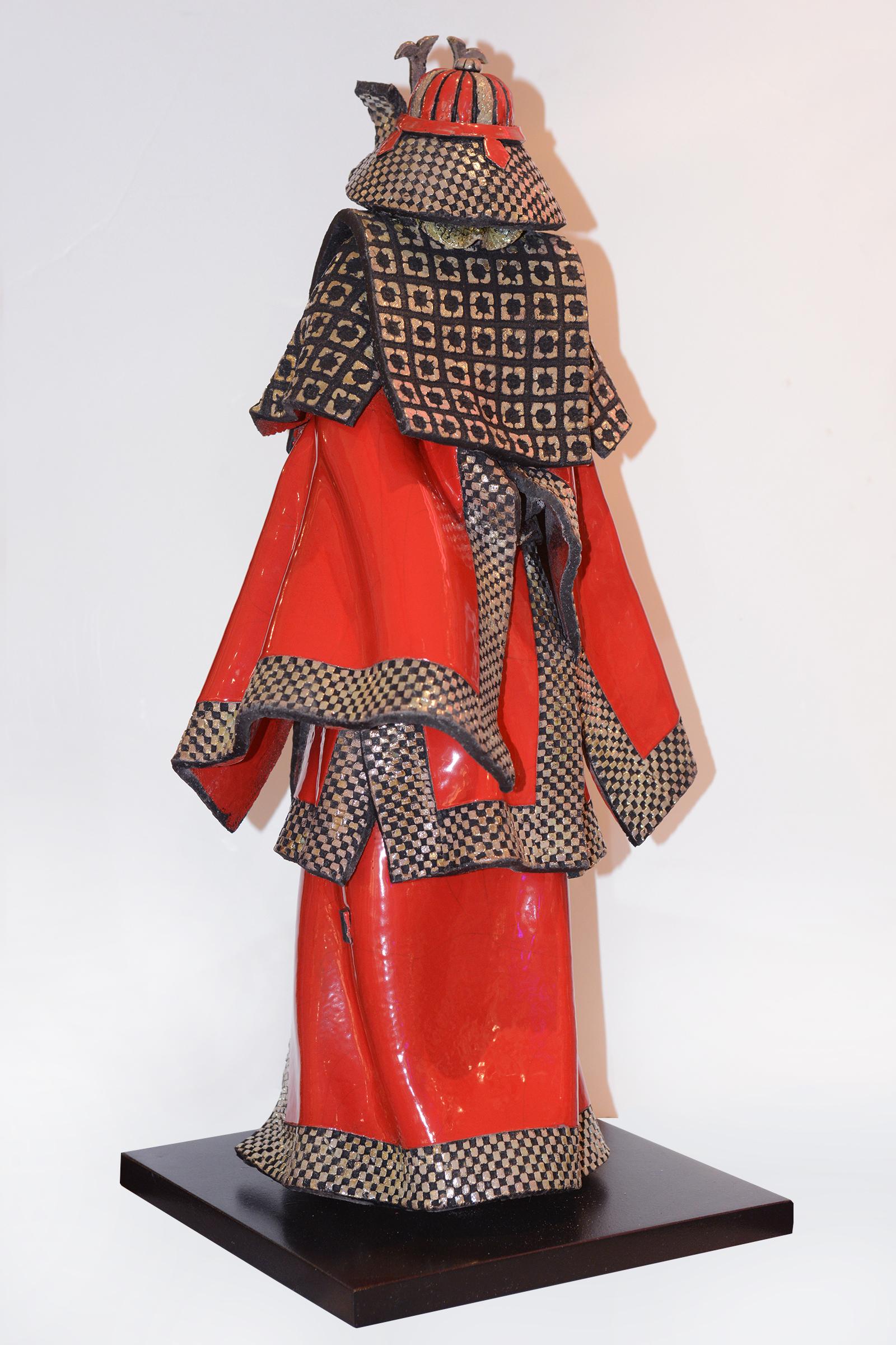 XXIe siècle et contemporain Sculpture de raku rouge et d'argent des Samurai en vente