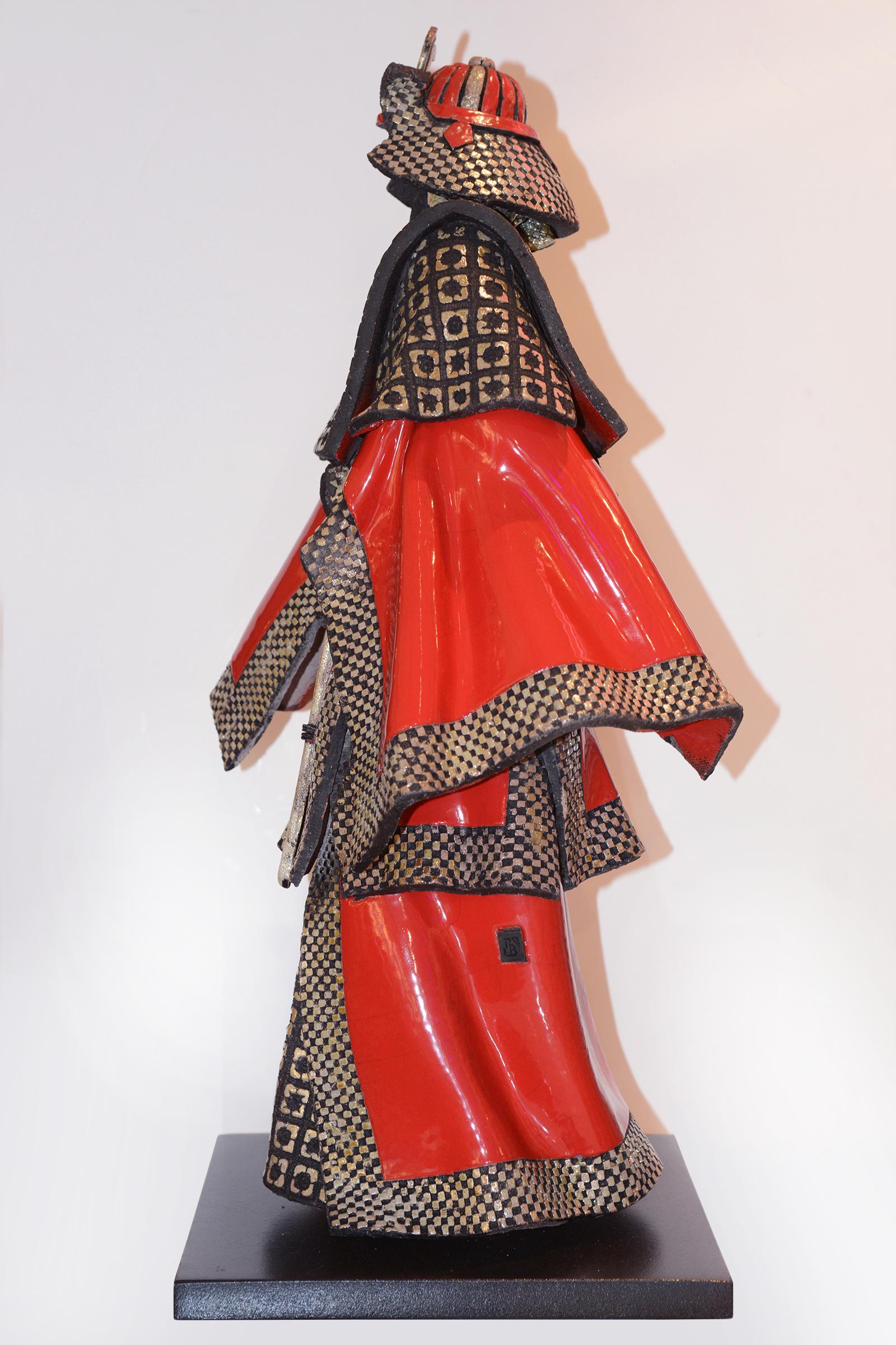 Samurai Raku-Skulptur in Rot und Silber im Angebot 2