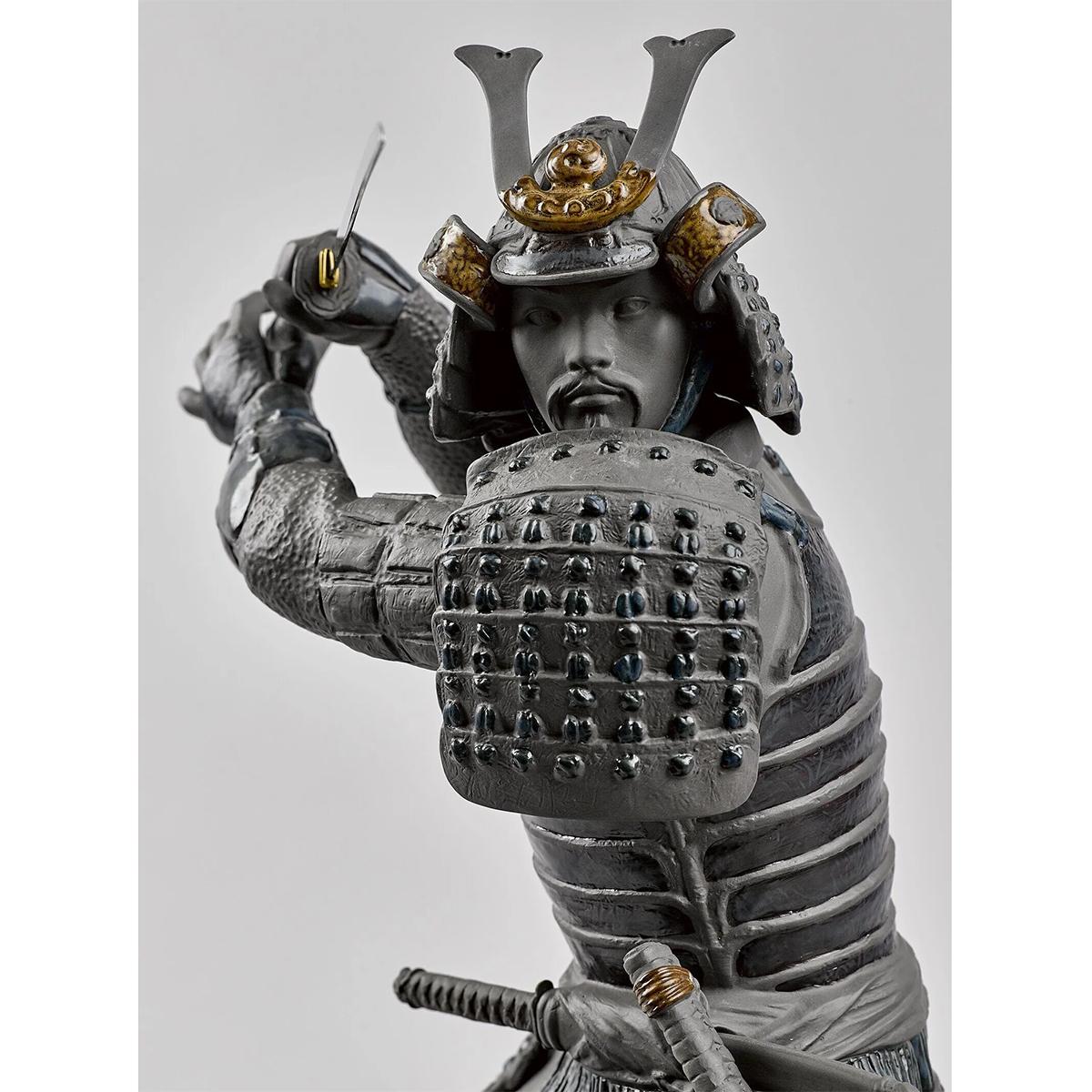 Sculpture Samuraï all in stoneware, hand-crafted 
piece with subtle engraved details and decorated 
with enamels.