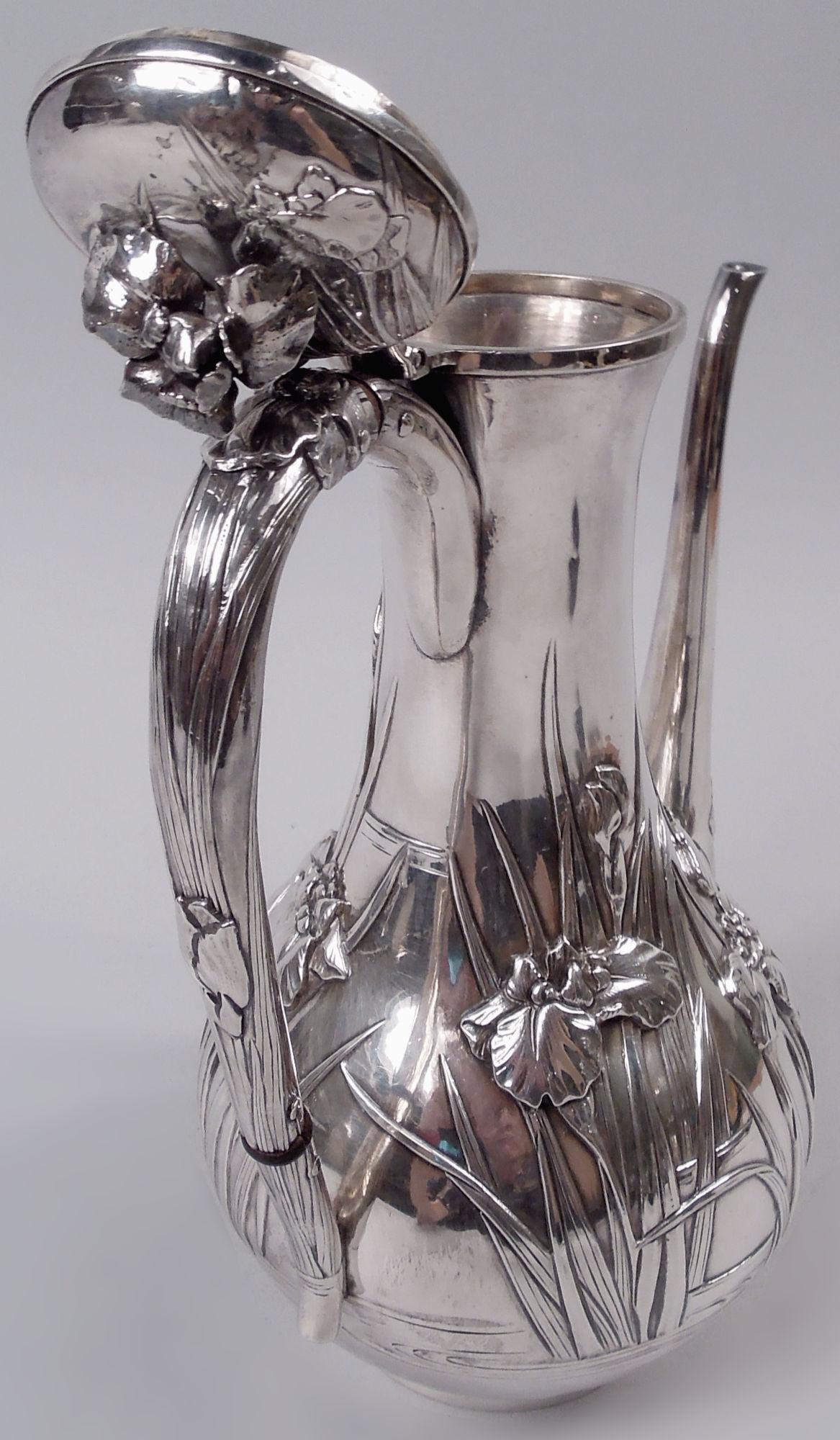 Samurai Shokai Japanisch Meiji Jugendstil Silber Iris Blume Kaffeekanne im Zustand „Gut“ im Angebot in New York, NY
