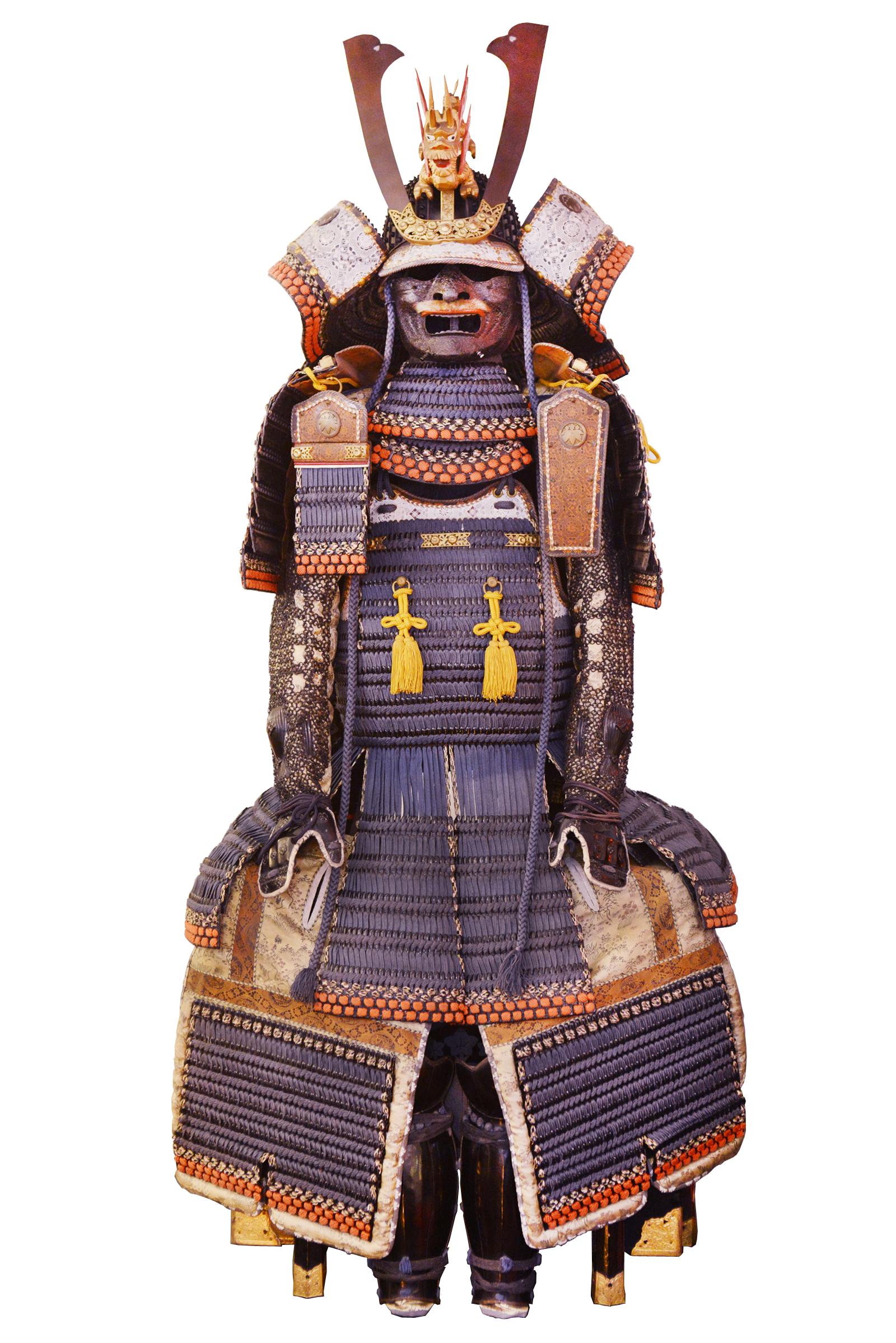 Samurai Warrior armor, is a Samuraï Kon'ito - Doroshi Yoroi.
Dai-Myo Family from Kame-Yama in I-Sé. Early 20th Century
In very good condition. With box to store the armor and
under Led light glass box which is included.
Armor: L 75 x D 54 x H