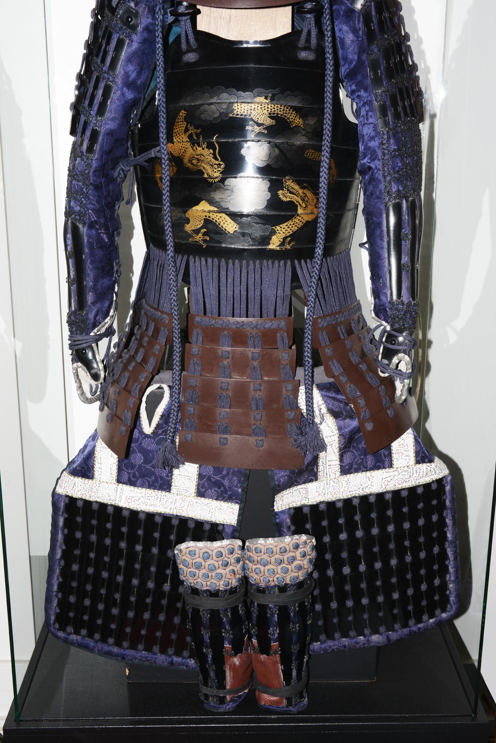 Samuraï Yoroi Armor with Hoshikabuto Helmet 2
