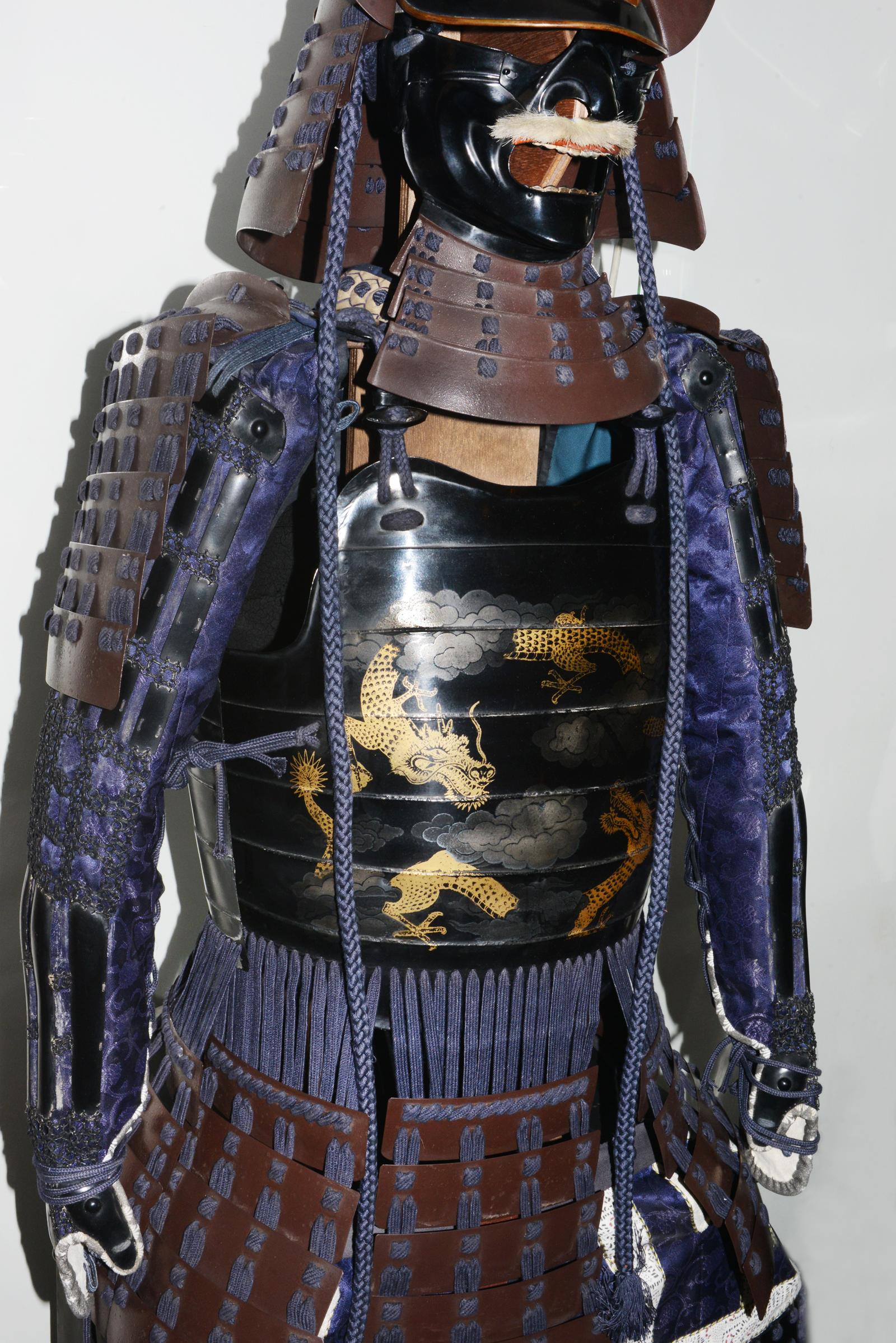 Samuraï Yoroi Armor with Hoshikabuto Helmet 3