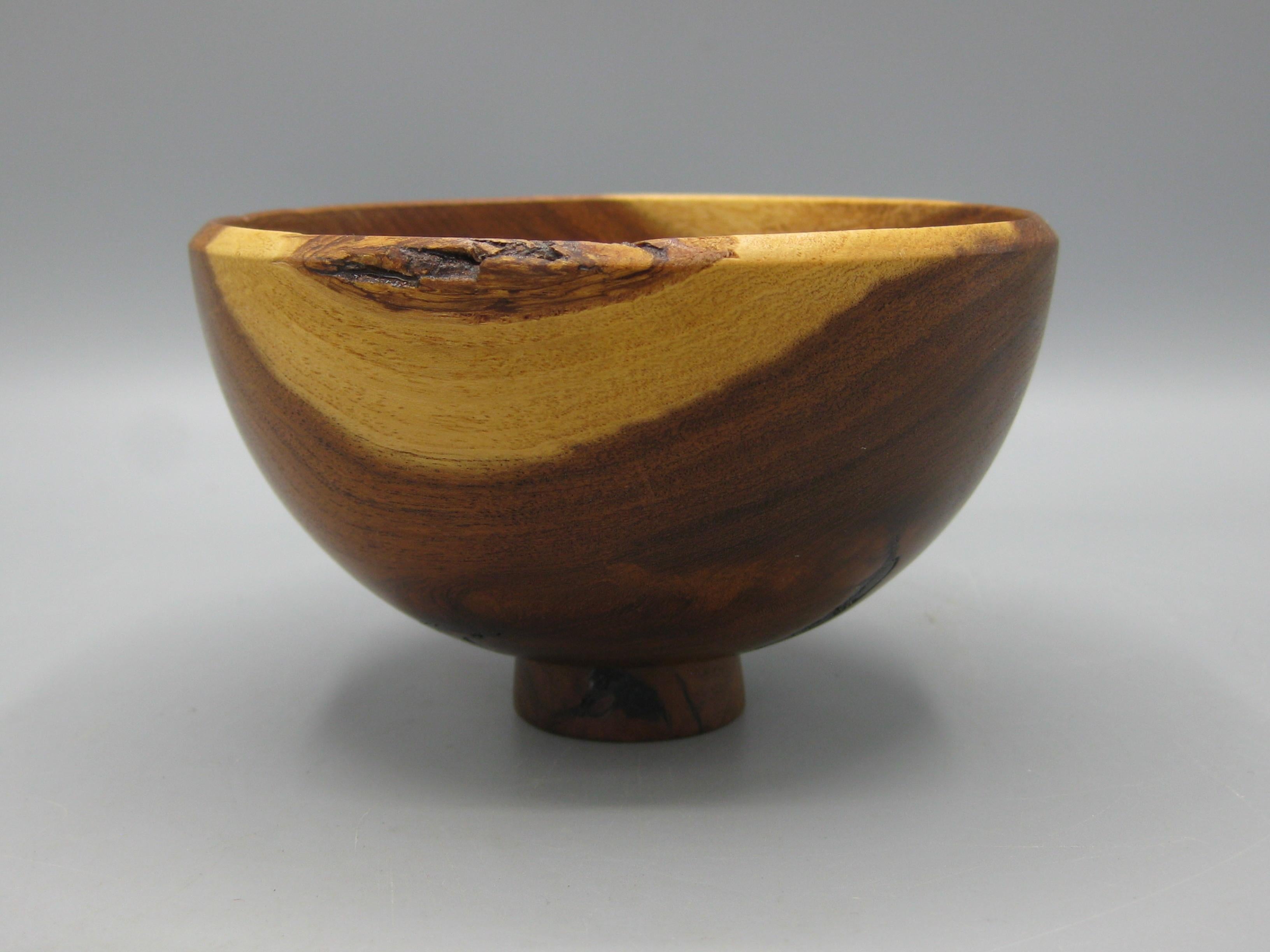 American San Diego California Design Hand Turned Mesquite Wood Art Bowl by Sally Ault For Sale