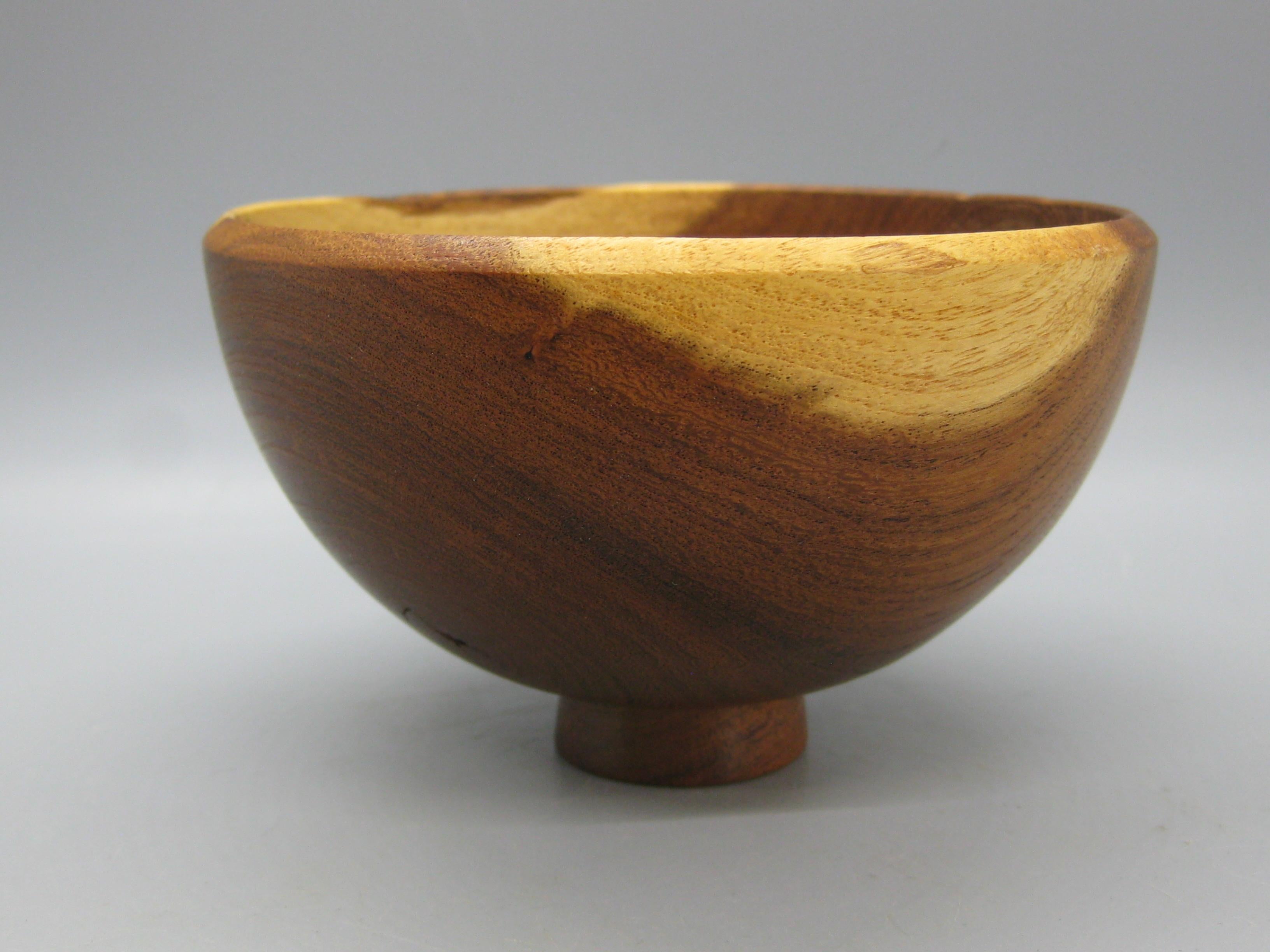20th Century San Diego California Design Hand Turned Mesquite Wood Art Bowl by Sally Ault For Sale