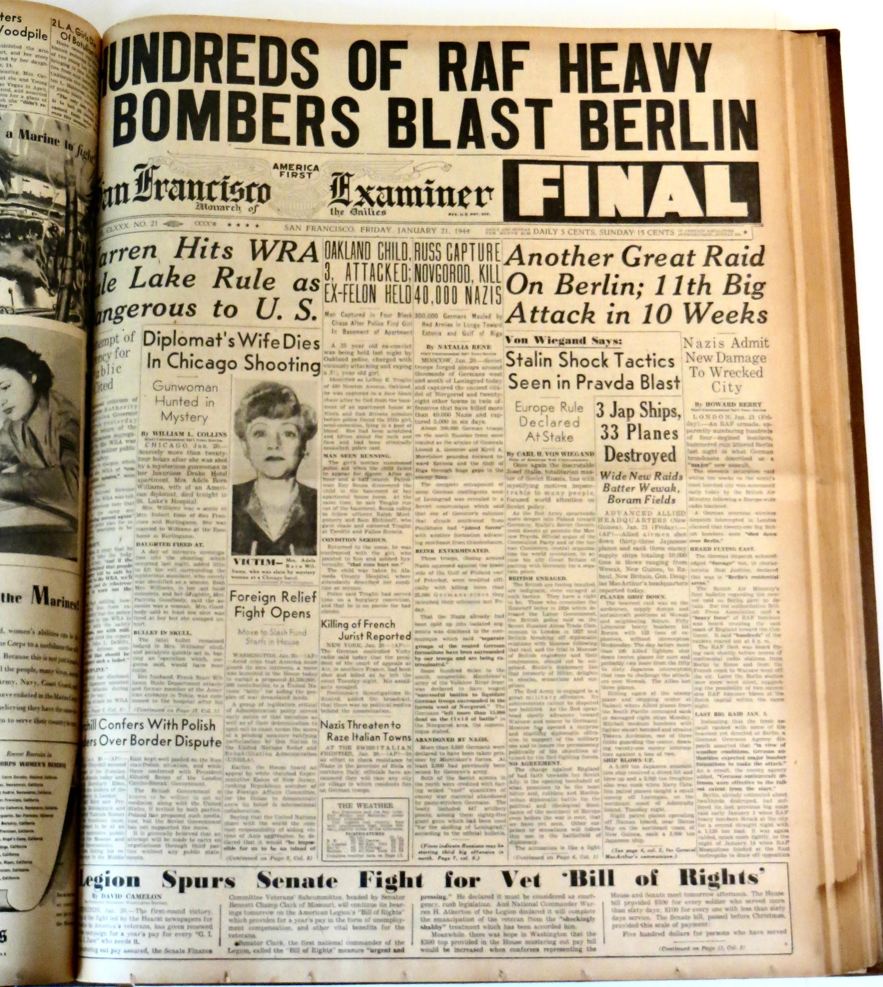 Newspapers of San Francisco Examiner for janvier 1944 dans un livre relié rigide (complété) en vente 7