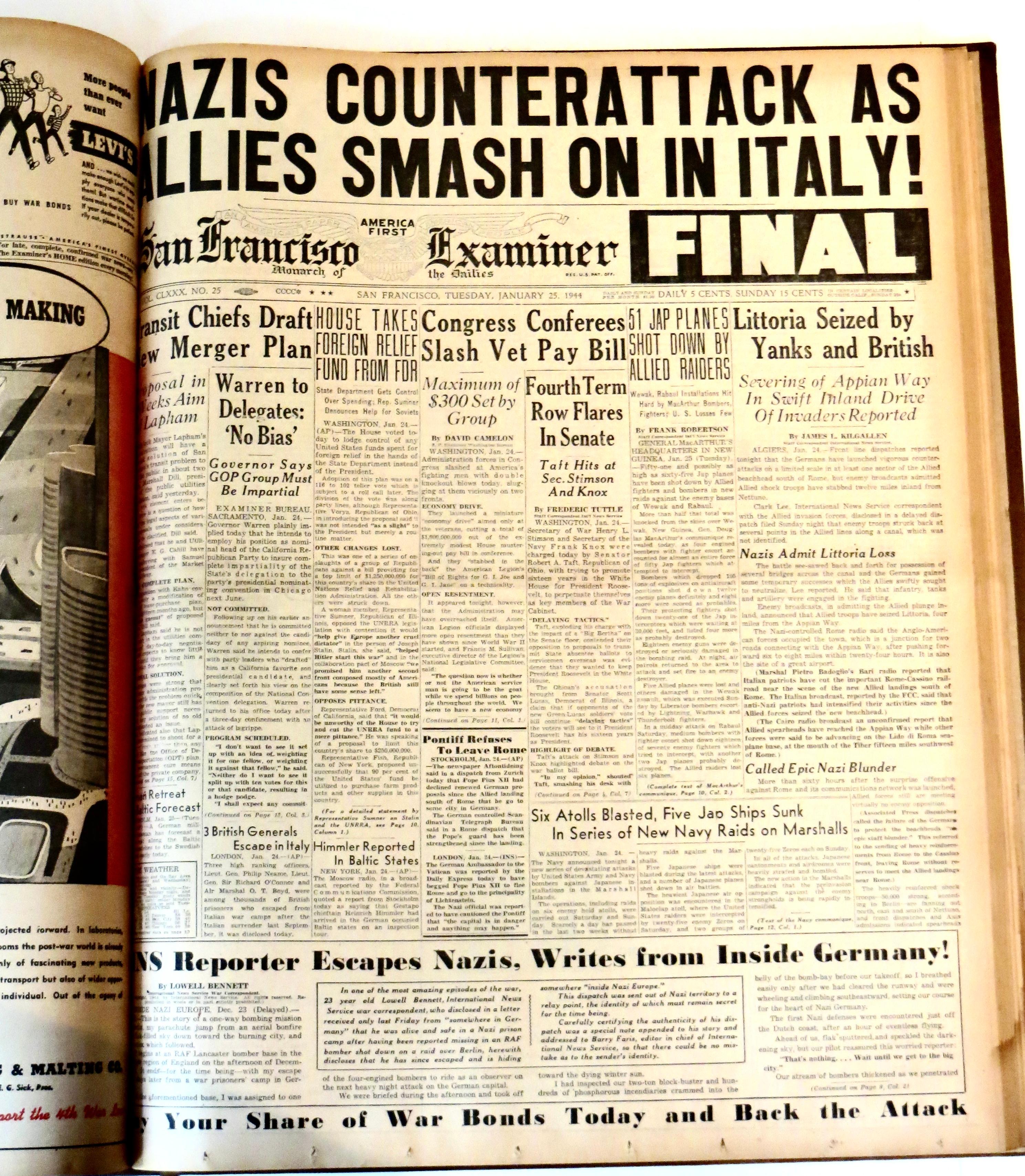 Newspapers of San Francisco Examiner for janvier 1944 dans un livre relié rigide (complété) en vente 10