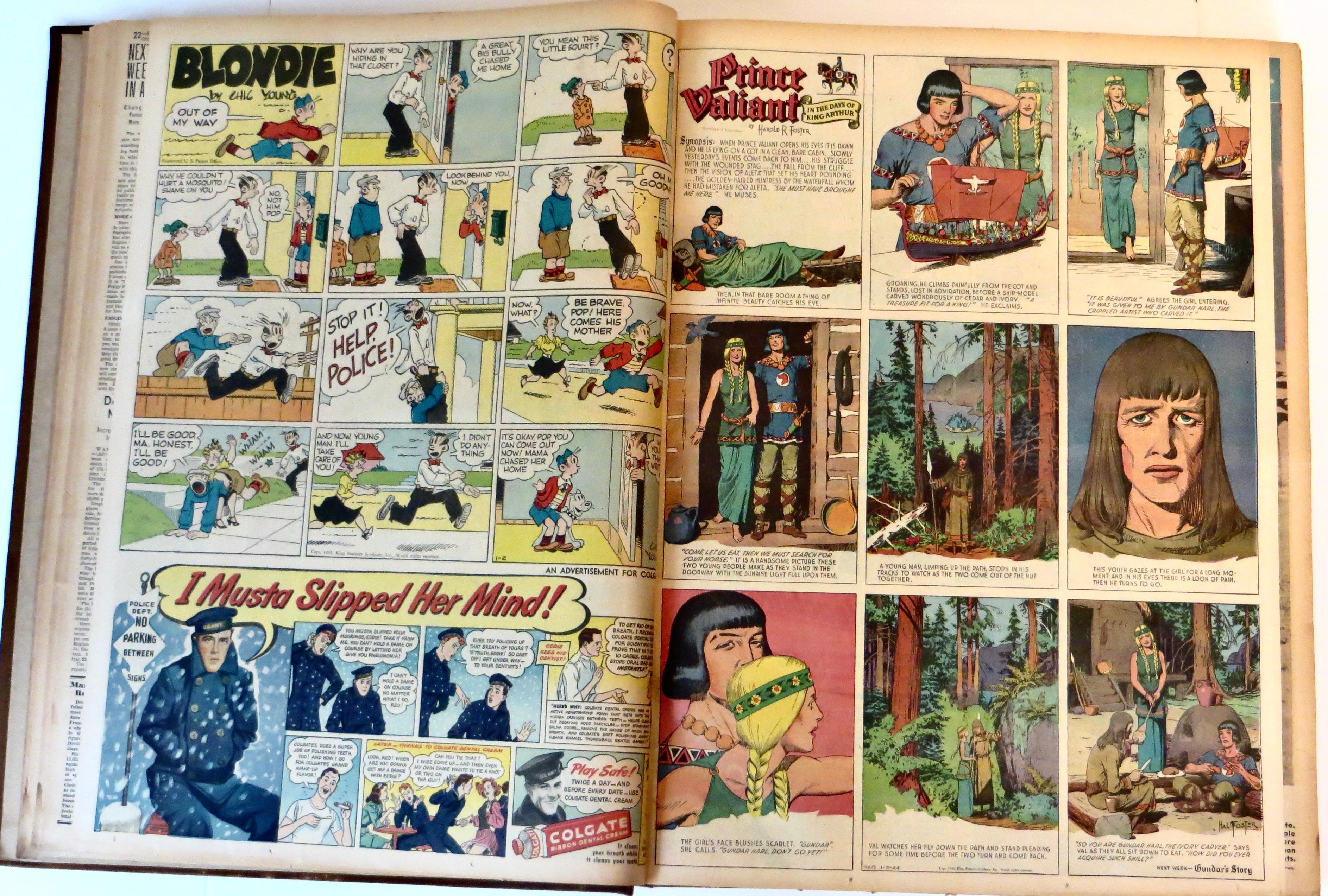 Autre Newspapers of San Francisco Examiner for janvier 1944 dans un livre relié rigide (complété) en vente